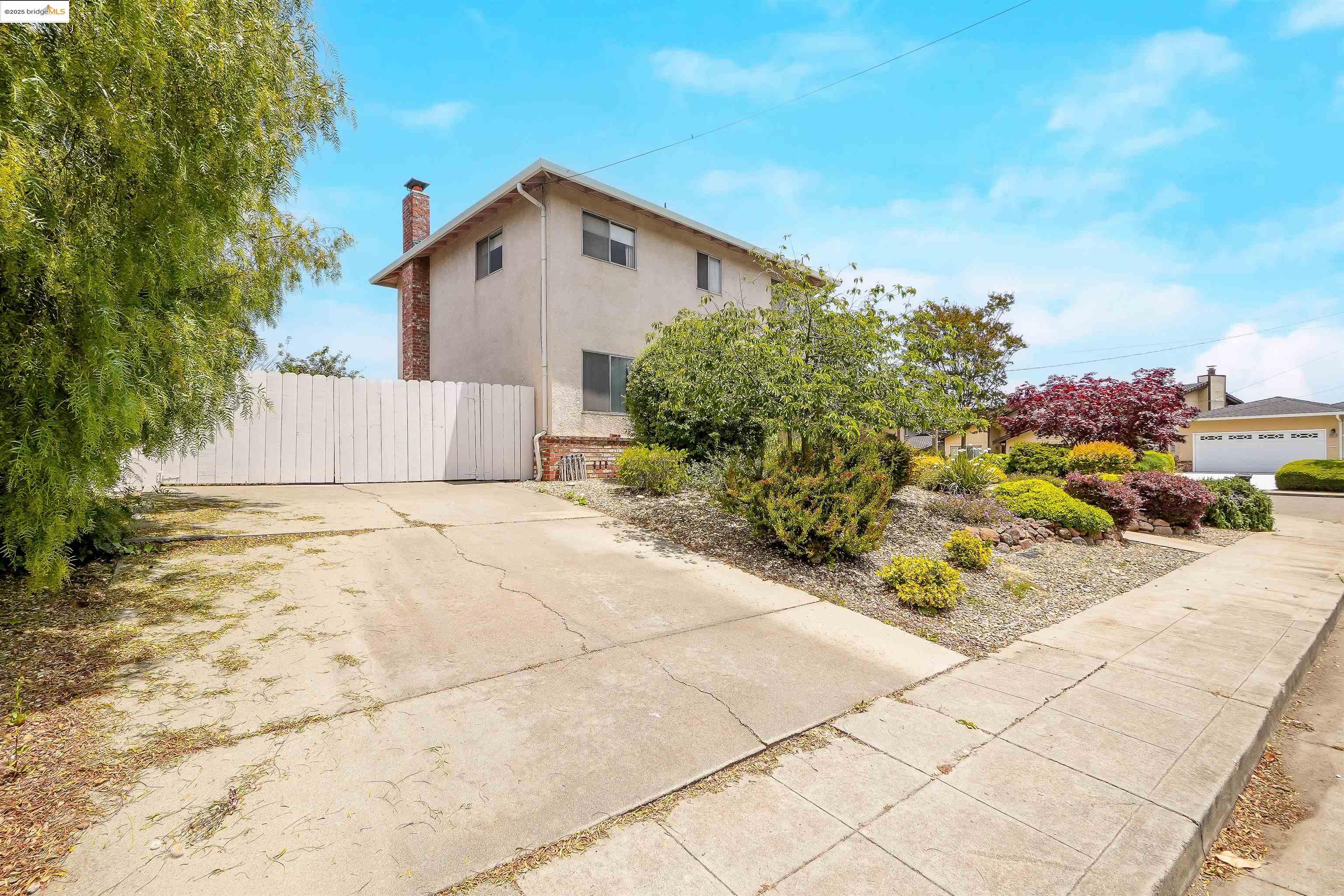 19800 Carnation Ln