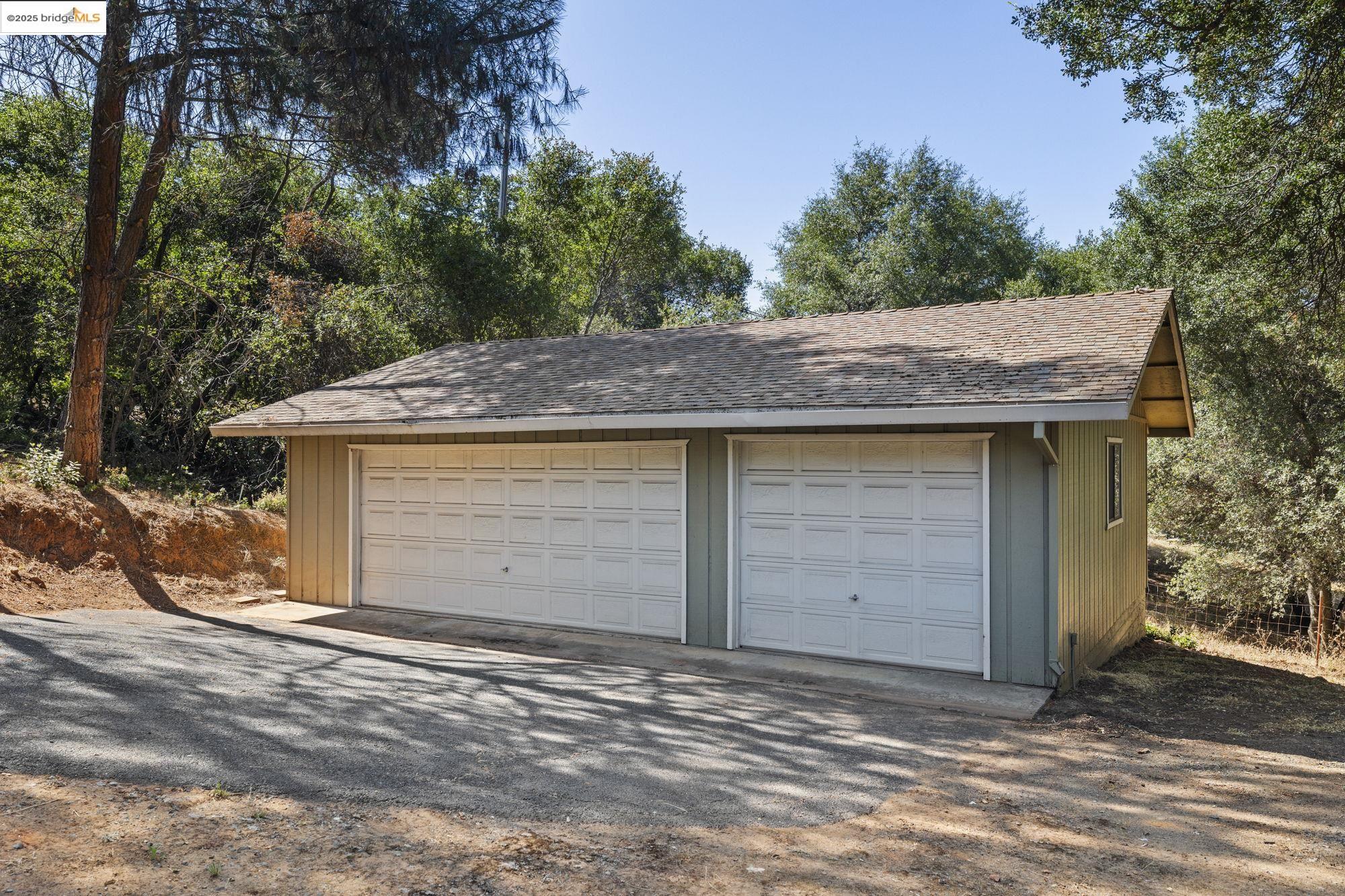 11828 Campo Seco Rd
