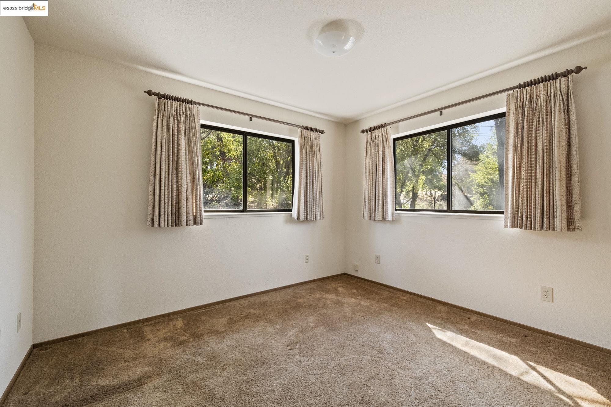 11828 Campo Seco Rd