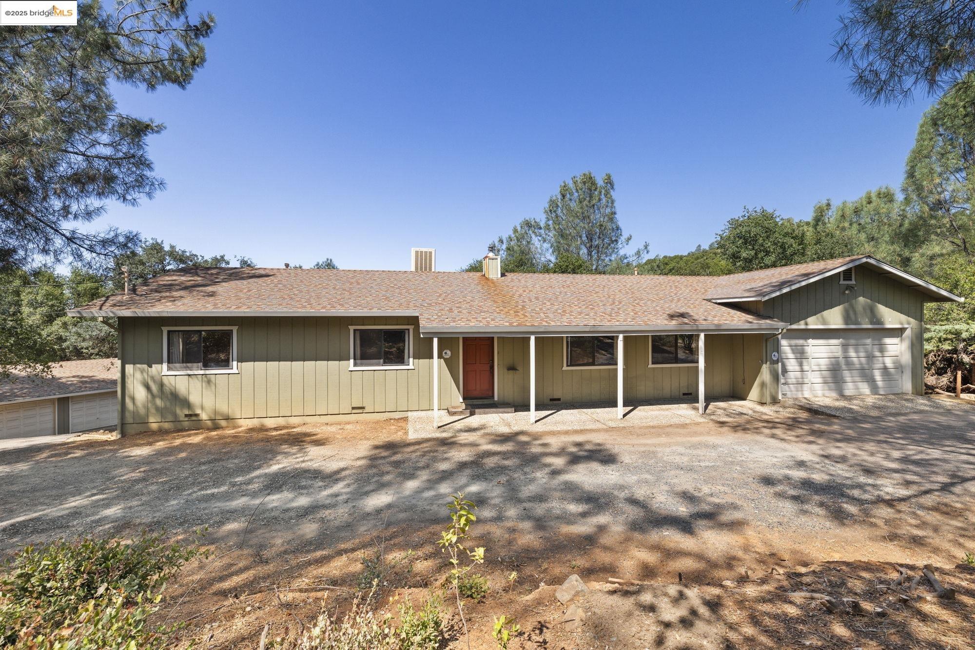 11828 Campo Seco Rd