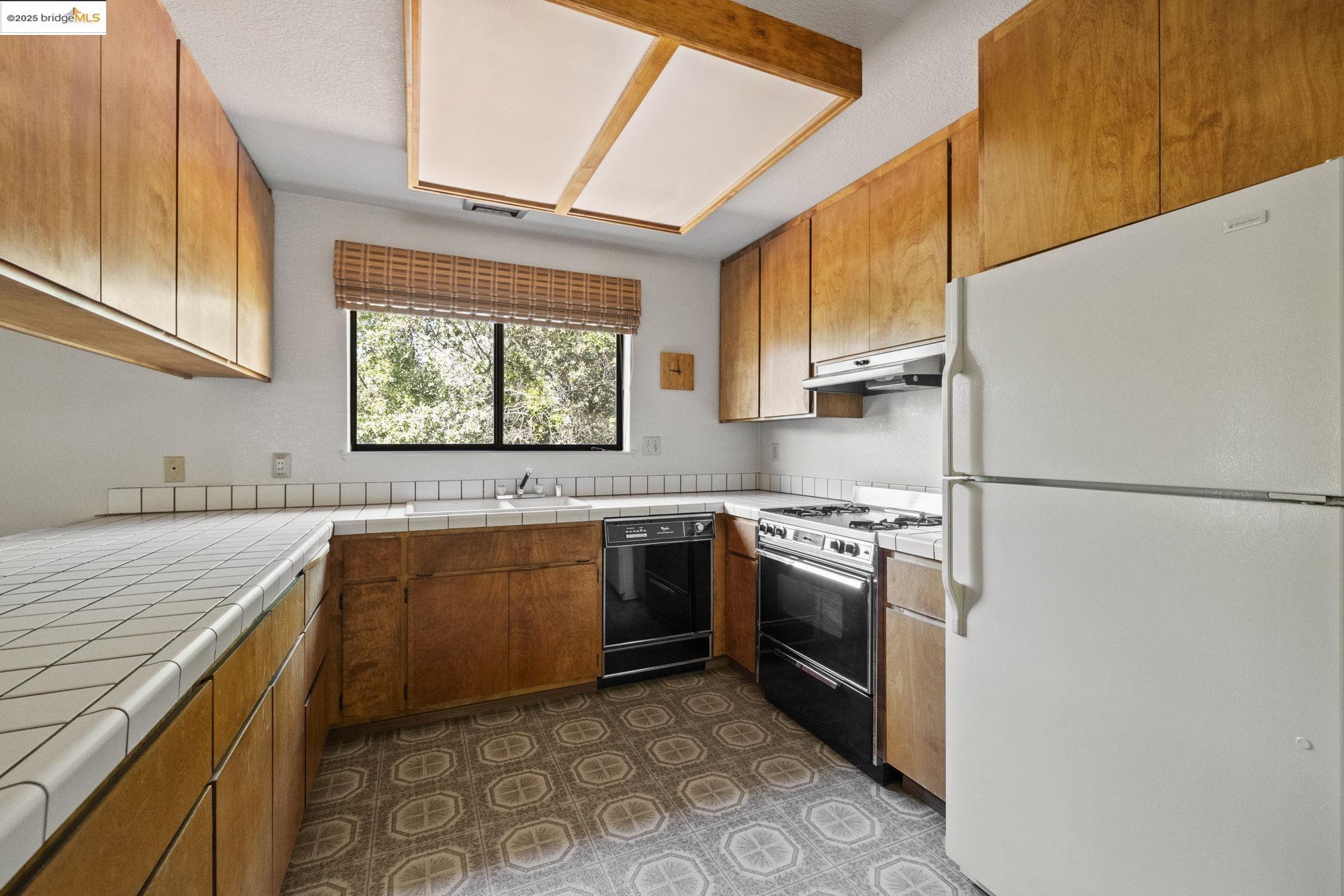 11828 Campo Seco Rd
