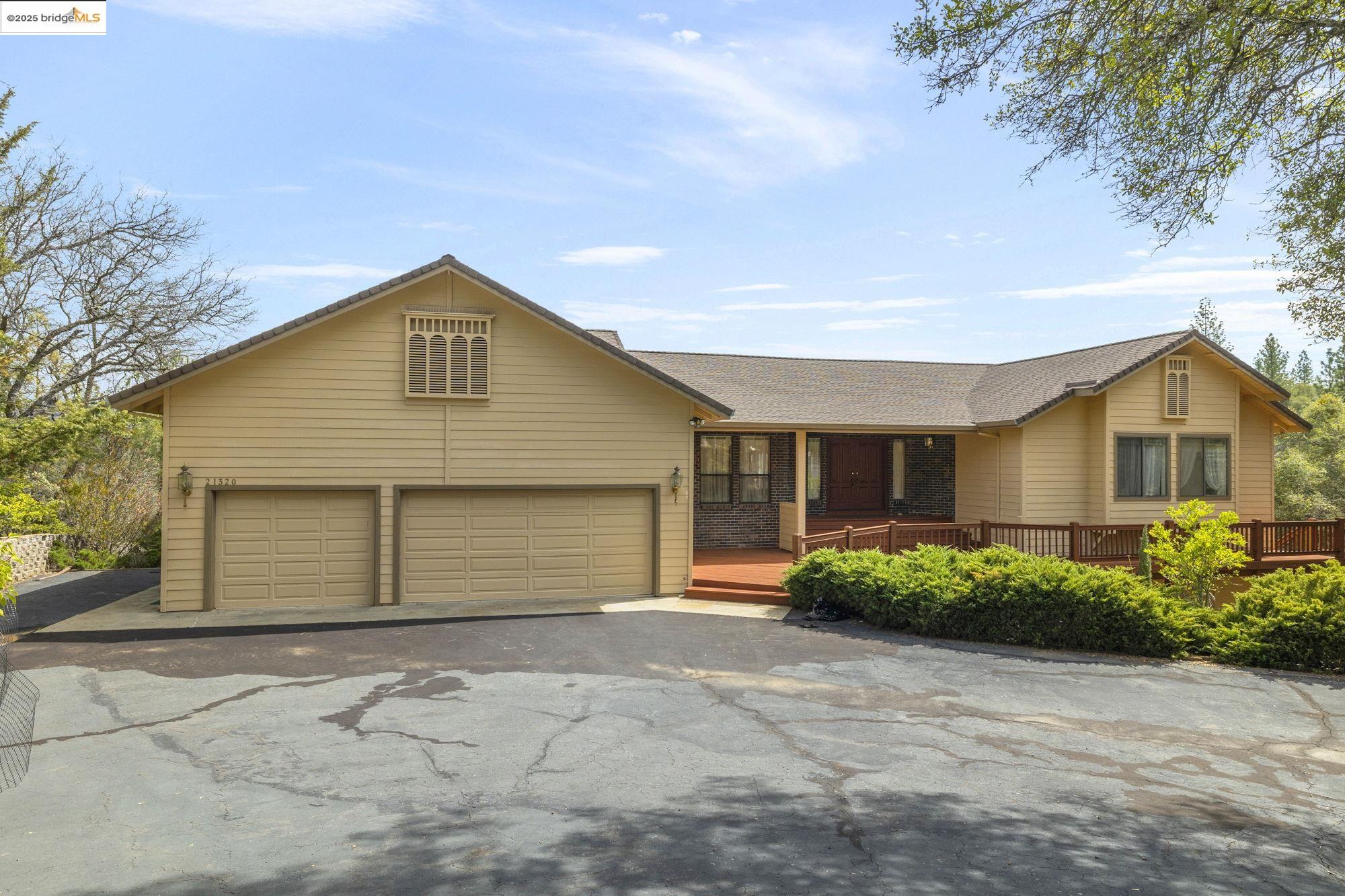 21320 Oneto Dr