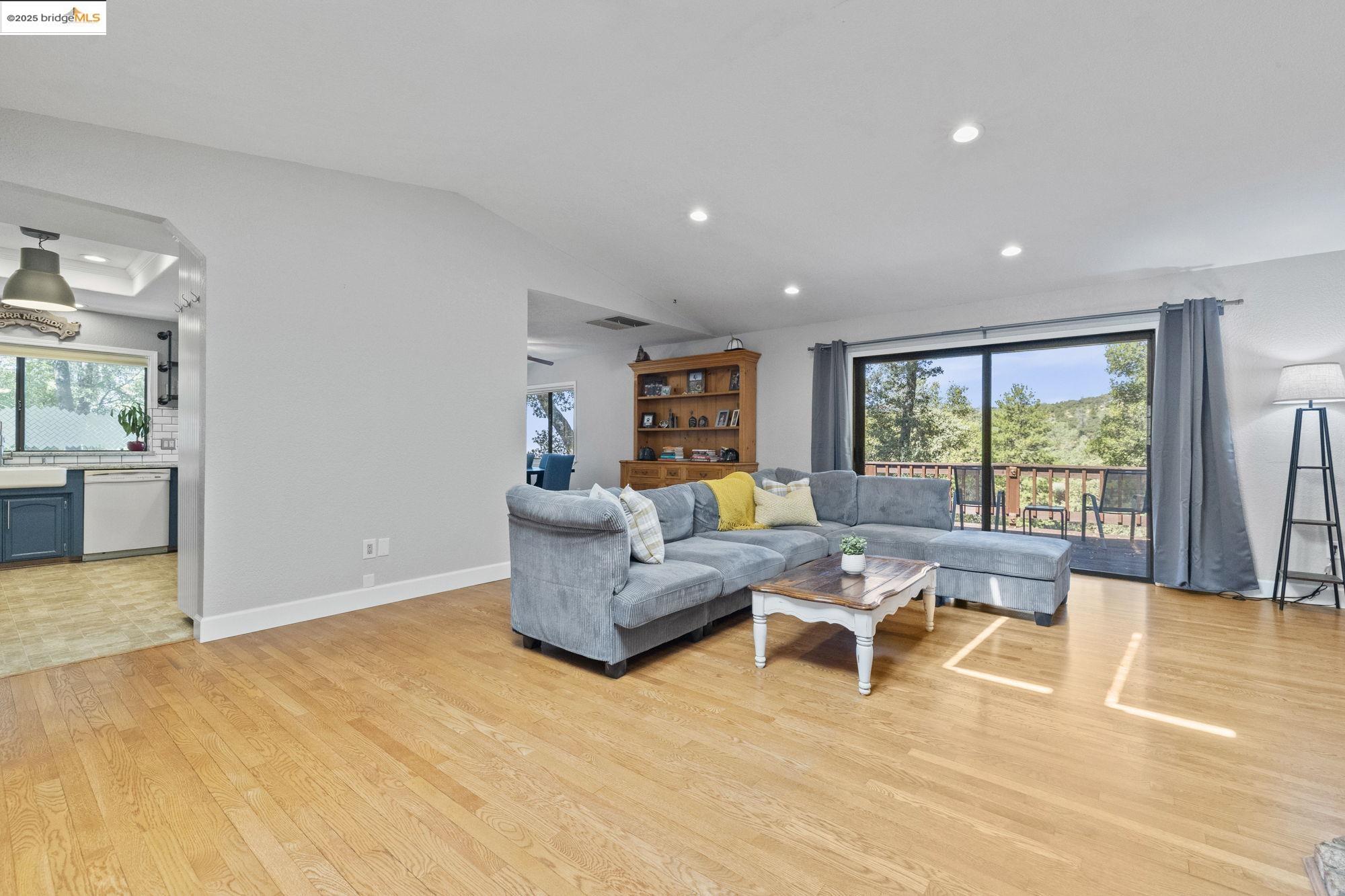 14130 Oak Knoll Rd
