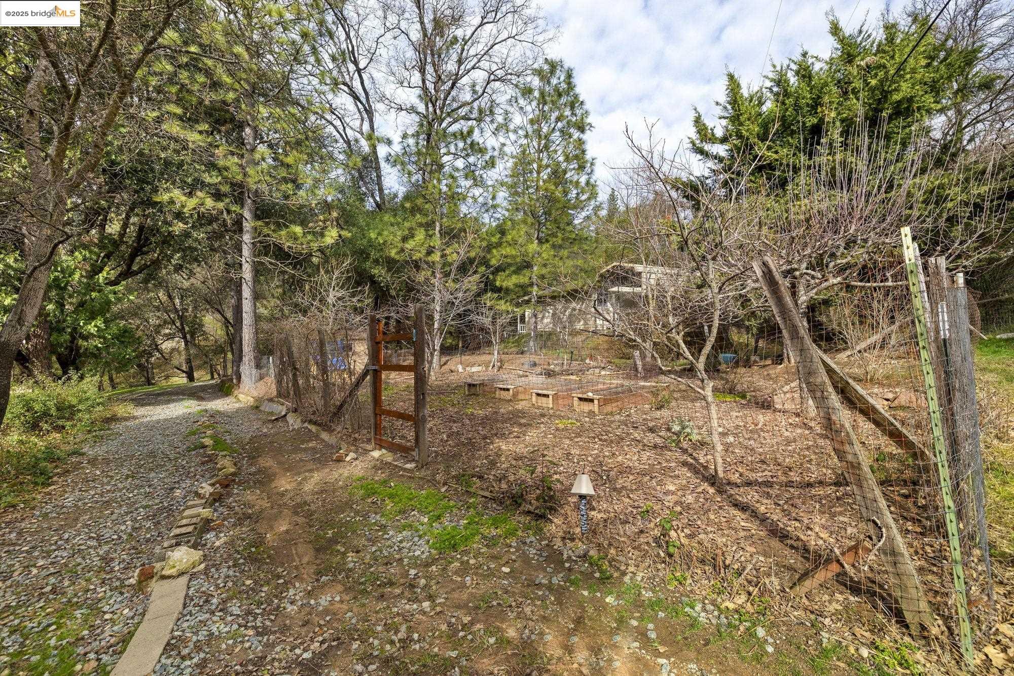 21550 Phoenix Lake Rd