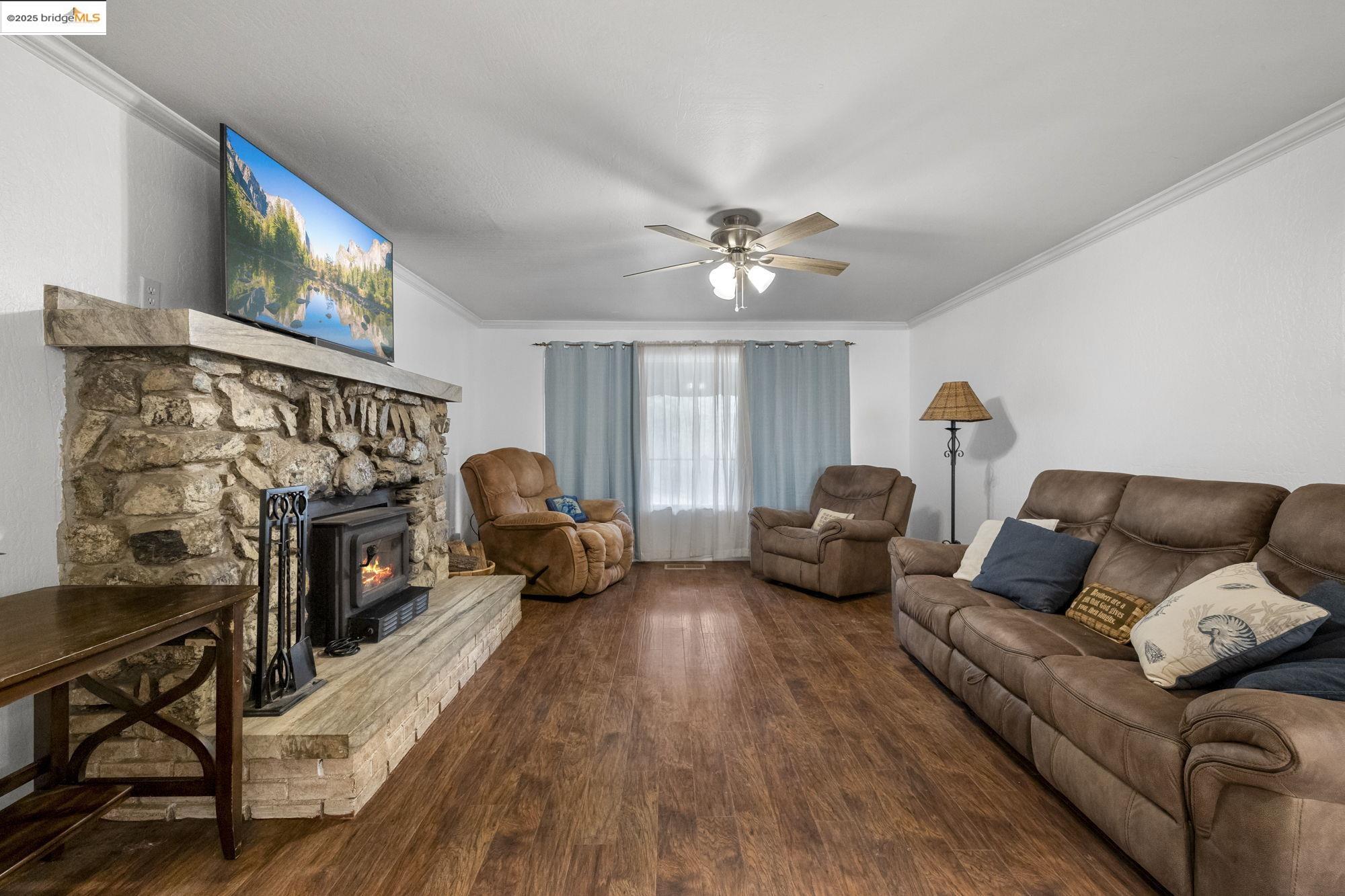 21550 Phoenix Lake Rd