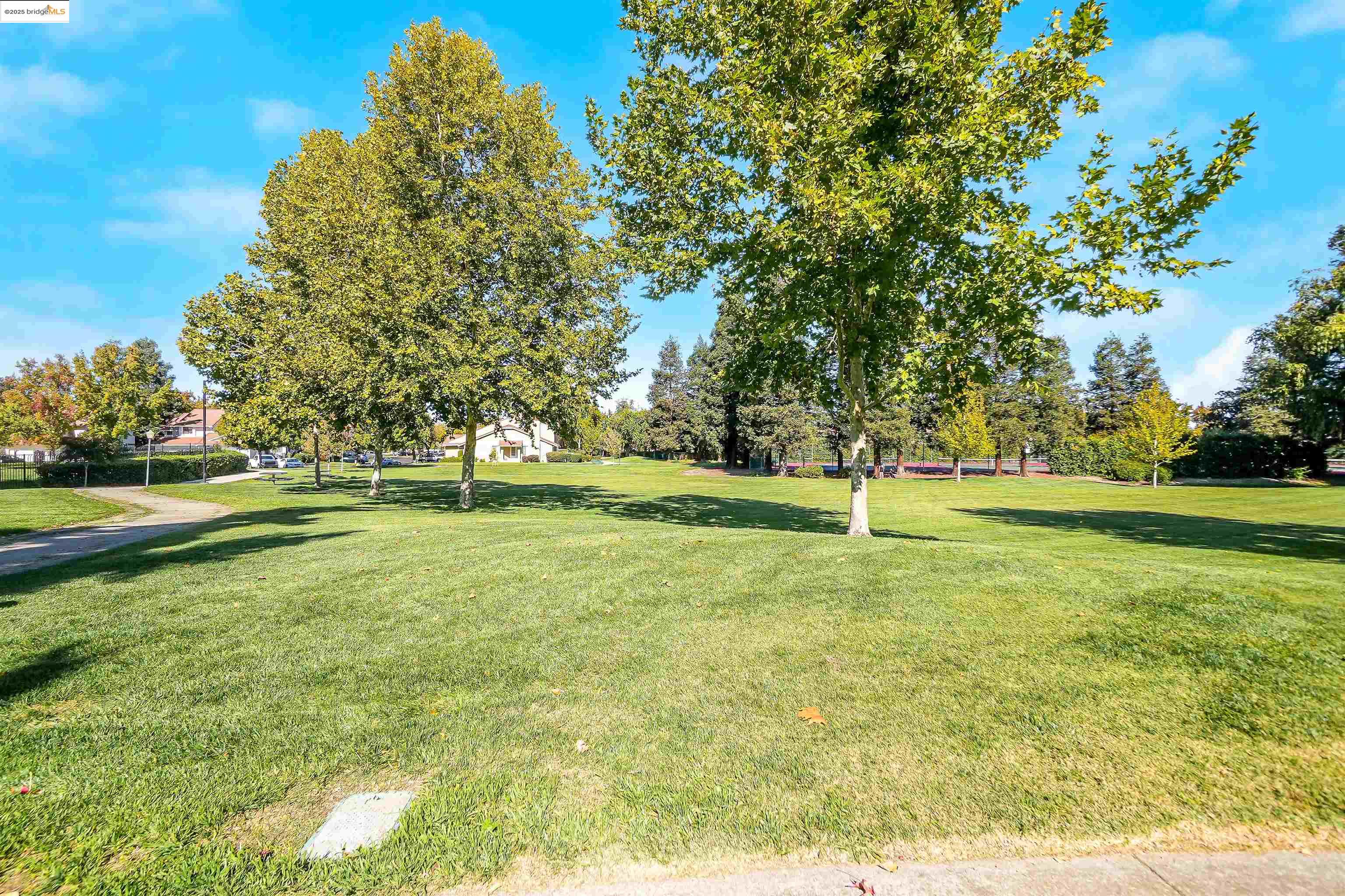 4844 Mulqueeney Cmn