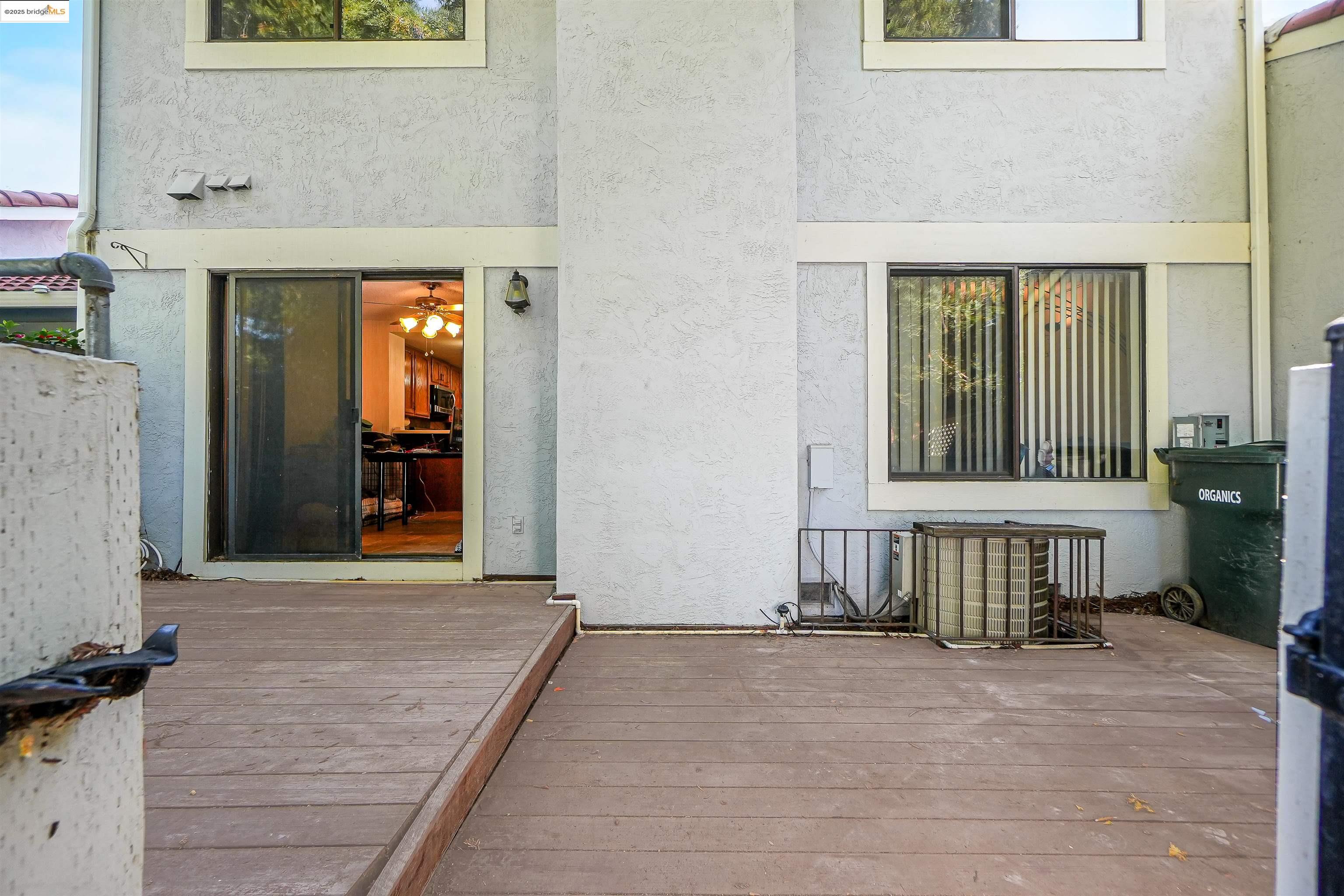 4844 Mulqueeney Cmn