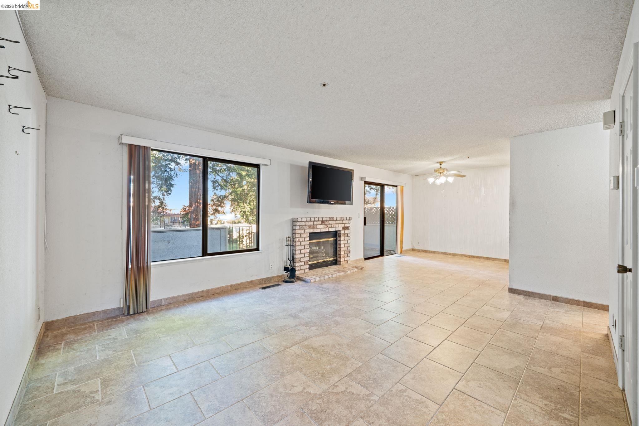 4844 Mulqueeney Cmn