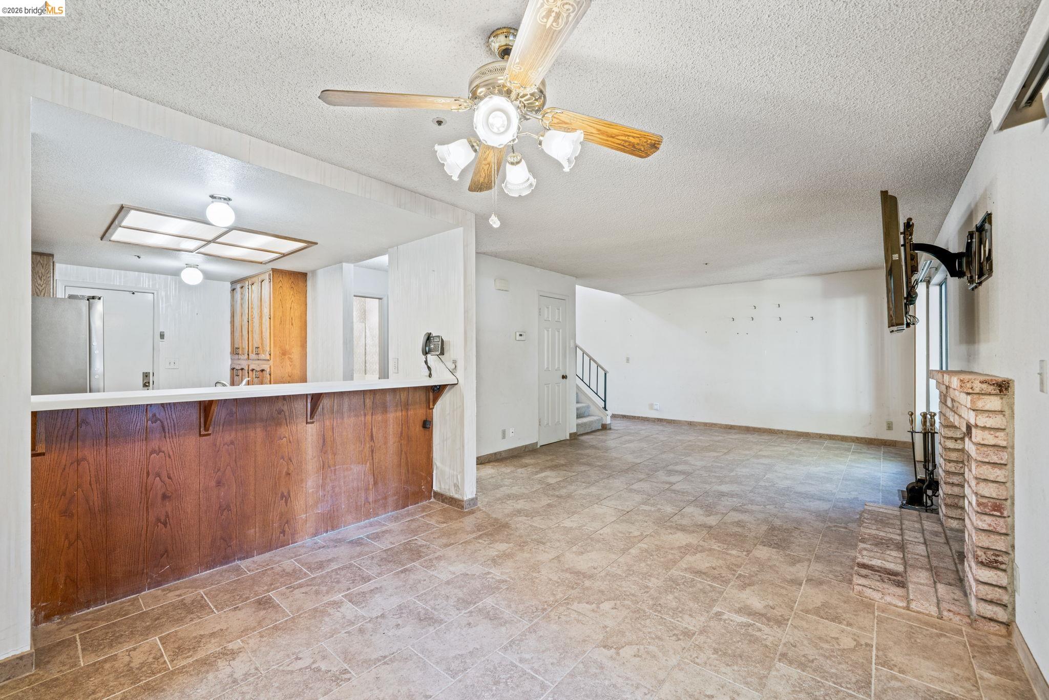 4844 Mulqueeney Cmn