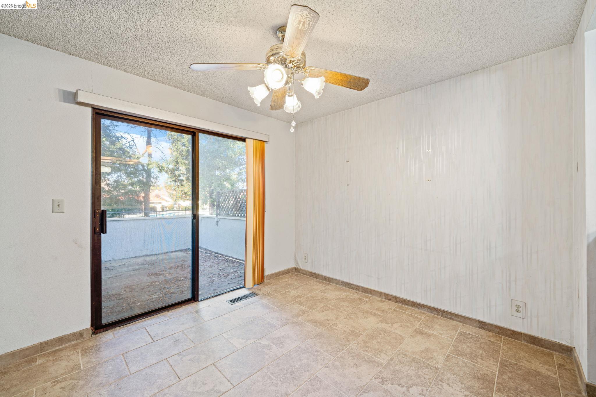 4844 Mulqueeney Cmn