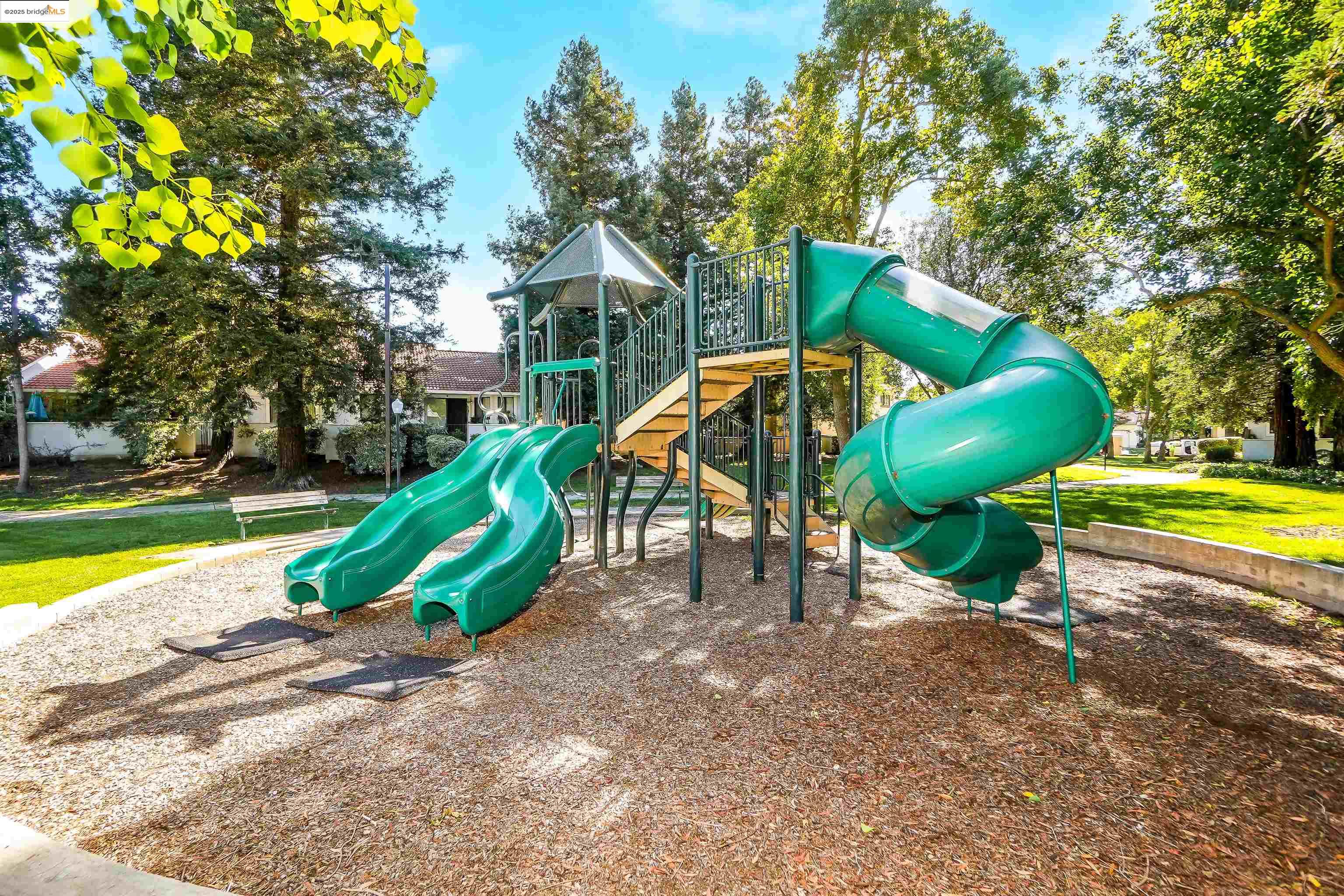 4844 Mulqueeney Cmn