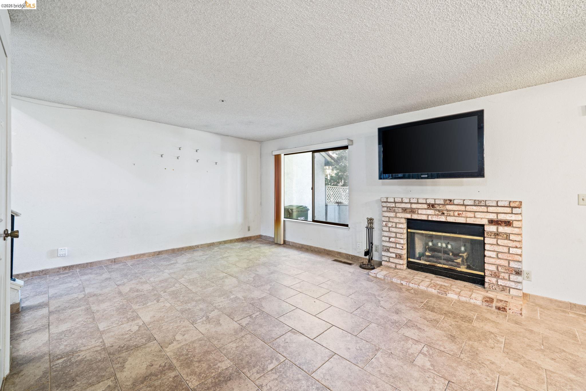 4844 Mulqueeney Cmn