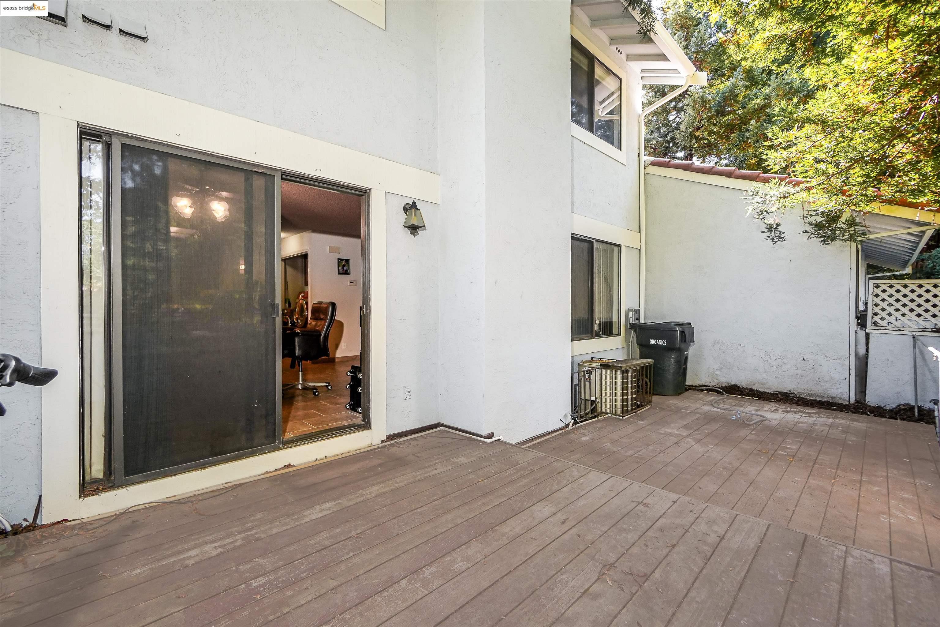4844 Mulqueeney Cmn