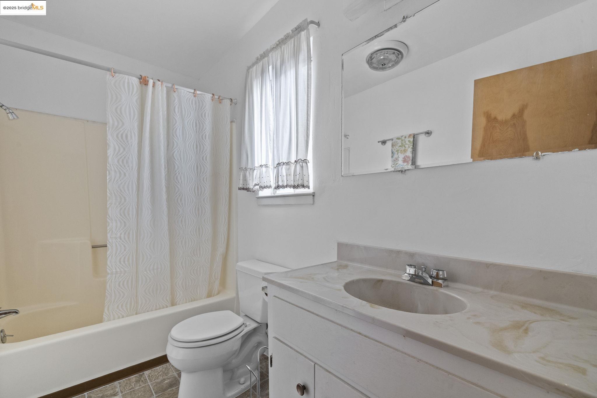 24229 Lama Ct