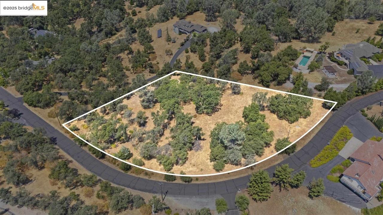 16400 Crestridge Ave