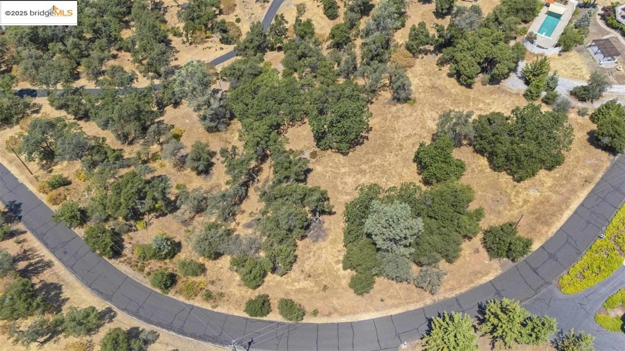 16400 Crestridge Ave