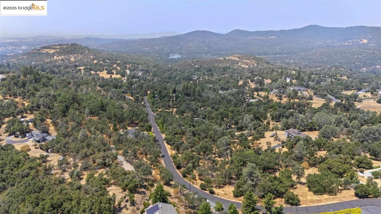 16400 Crestridge Ave