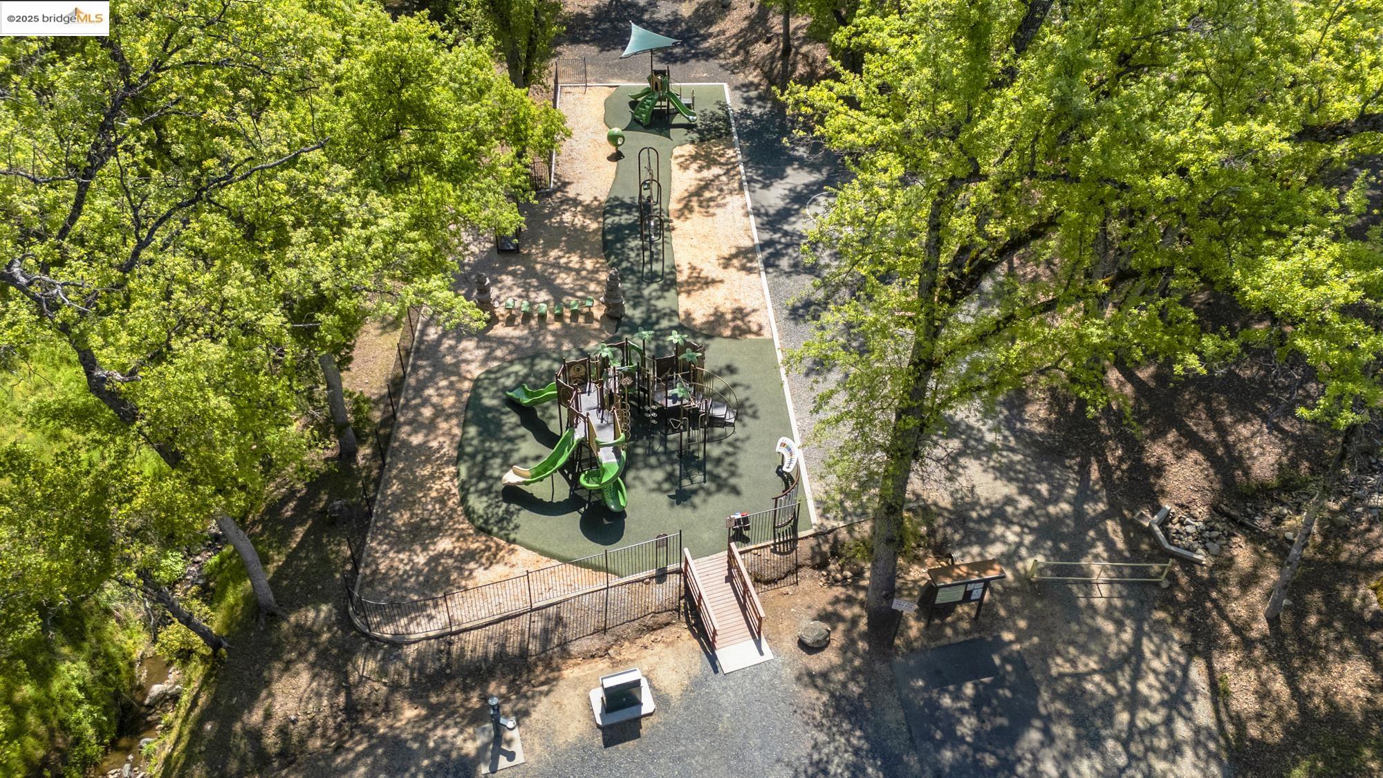 2/287 Ferretti Rd