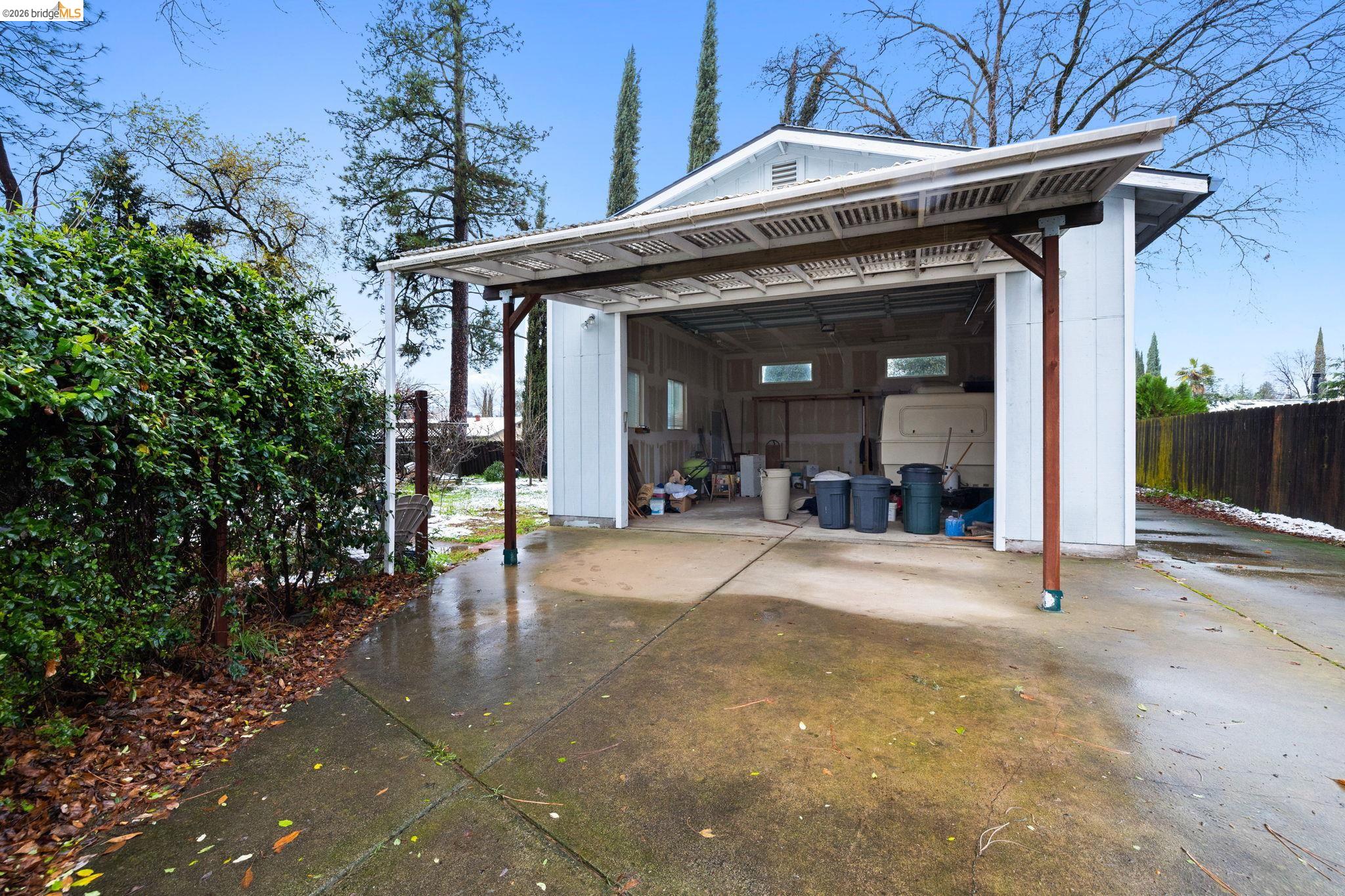 20440 W Walnut Dr