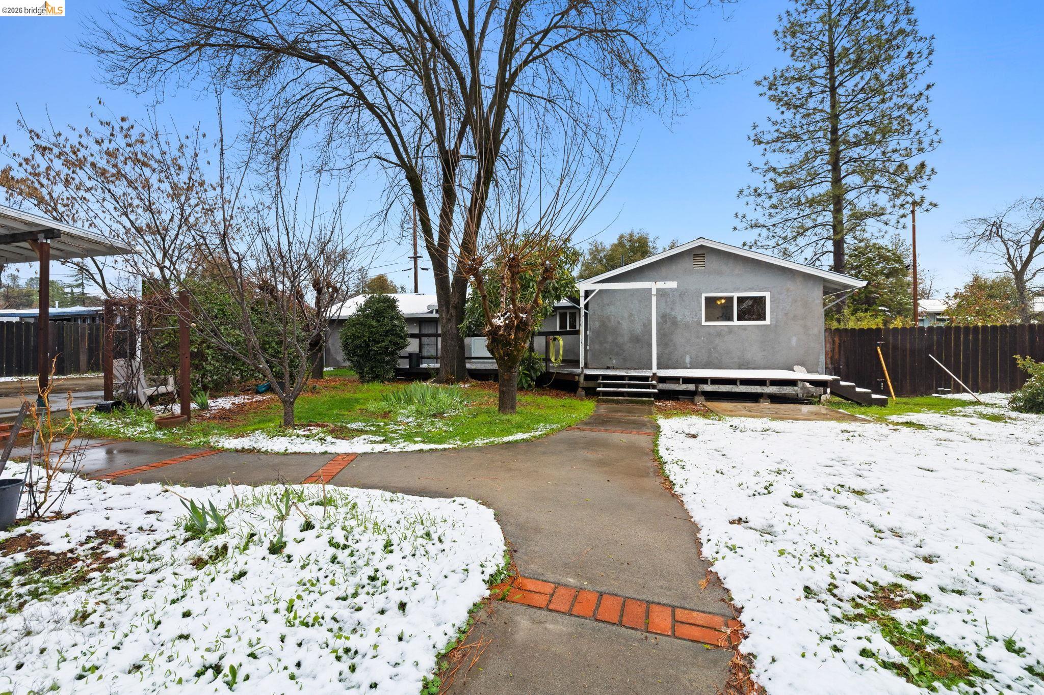 20440 W Walnut Dr