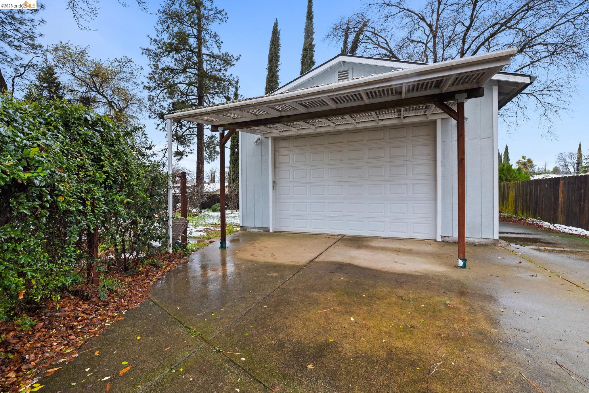 20440 W Walnut Dr