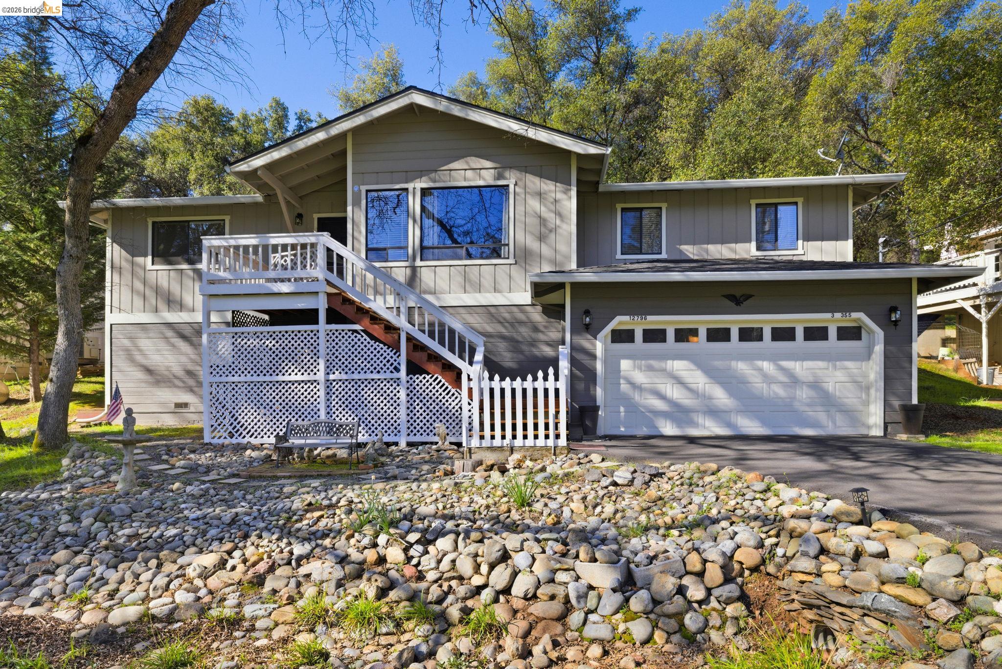12796 Cresthaven Dr