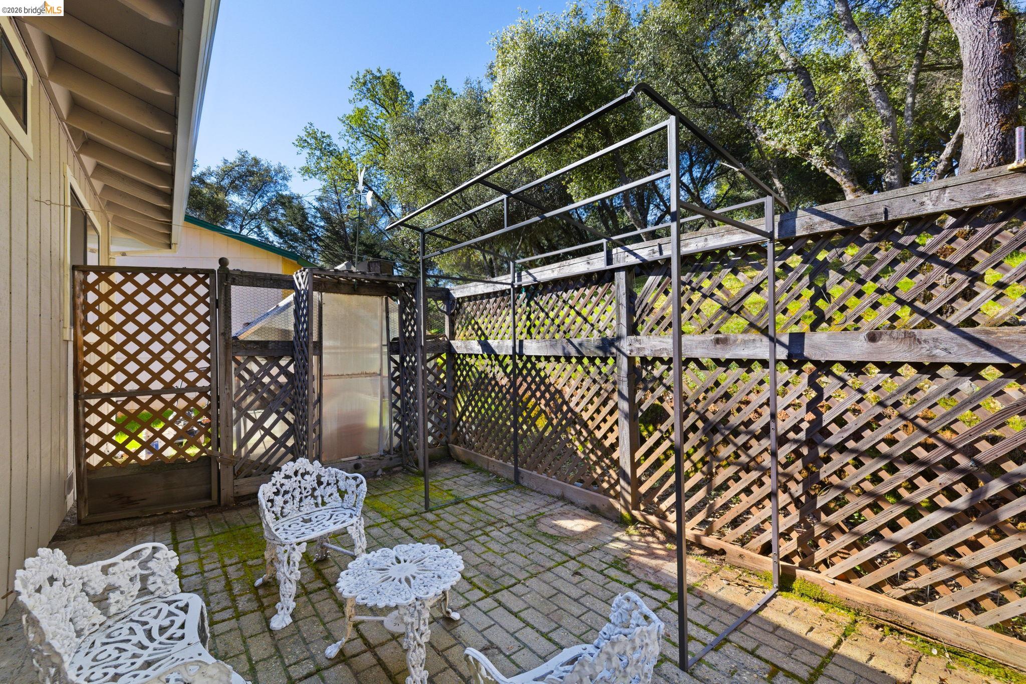 12796 Cresthaven Dr