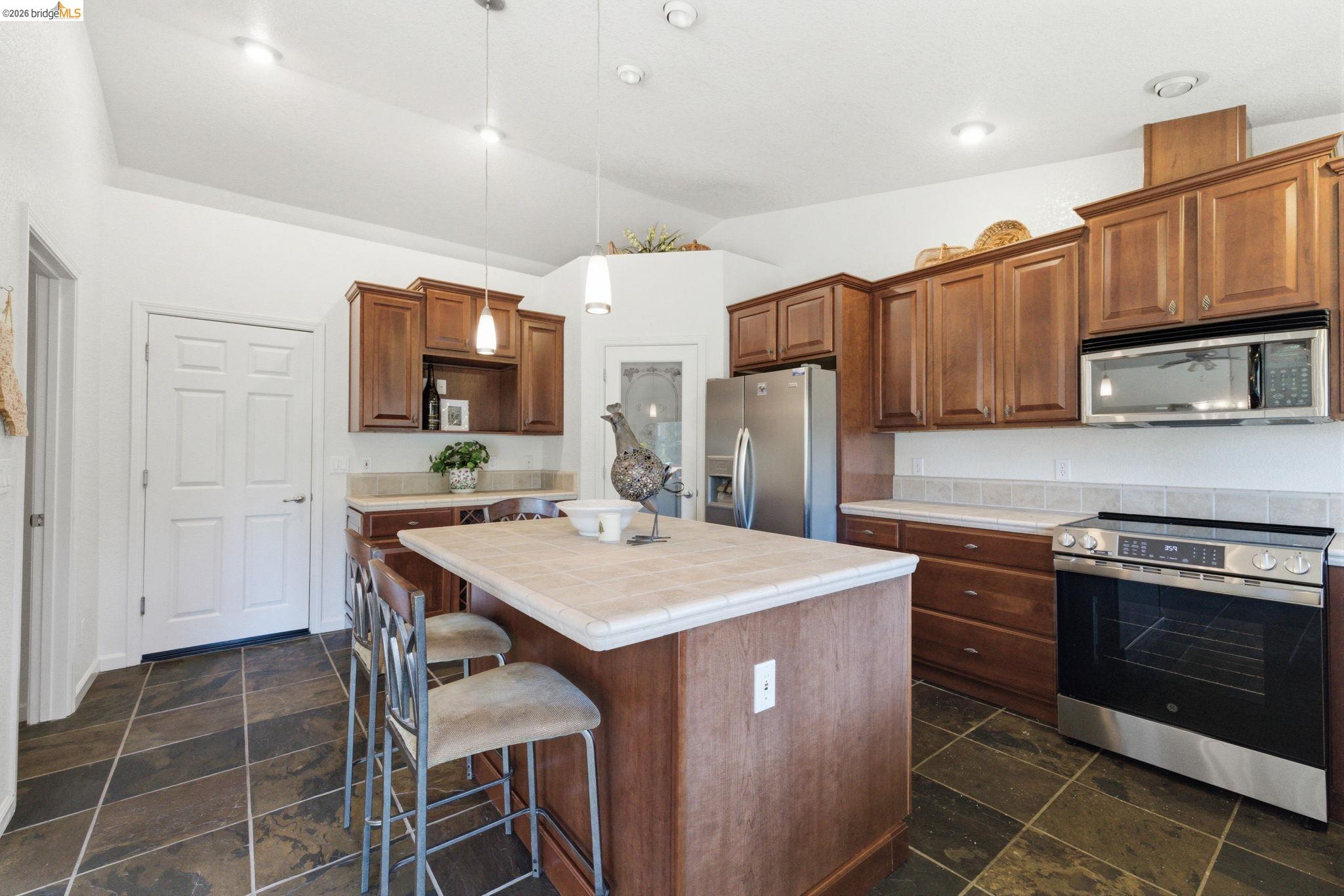 20024 Lower Skyridge Dr