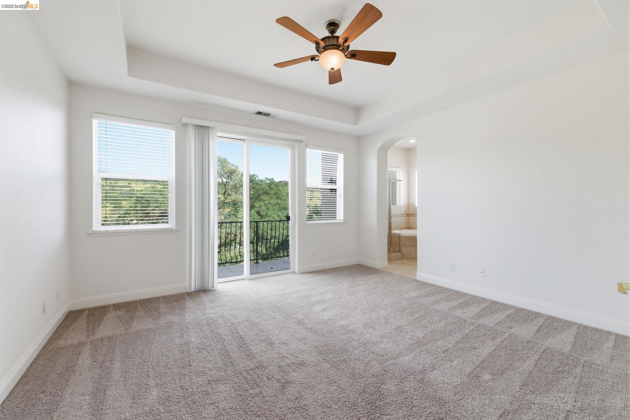 32 Apollo Ln