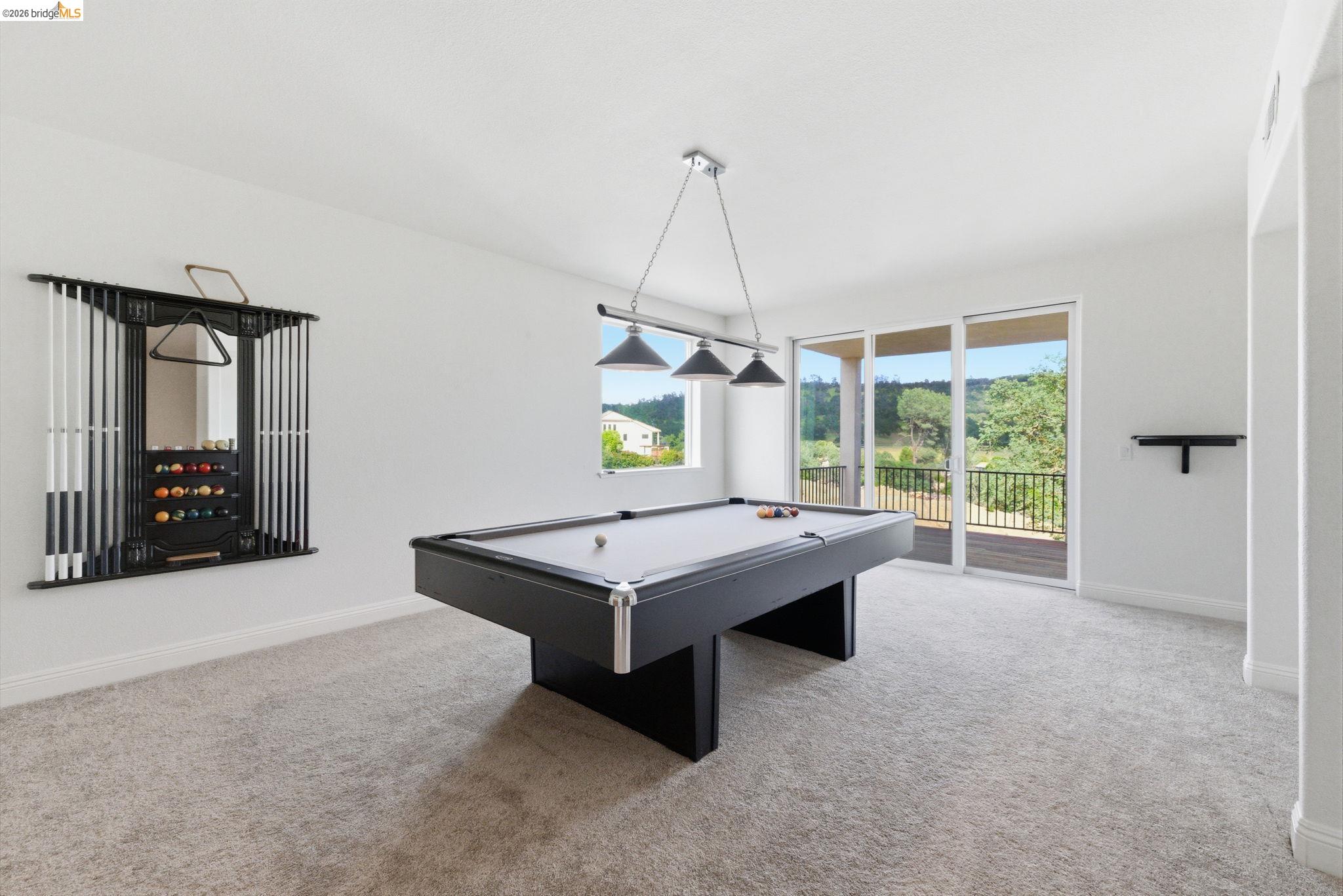 32 Apollo Ln
