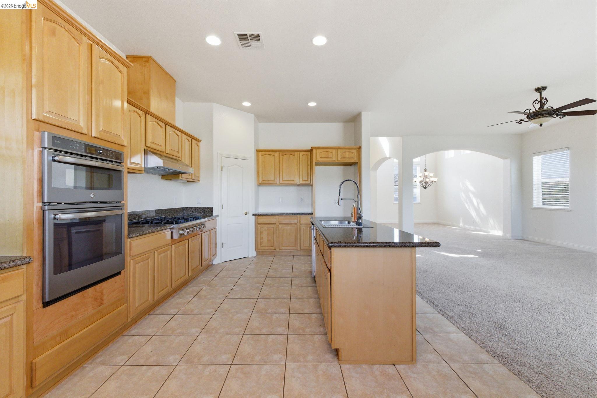 32 Apollo Ln