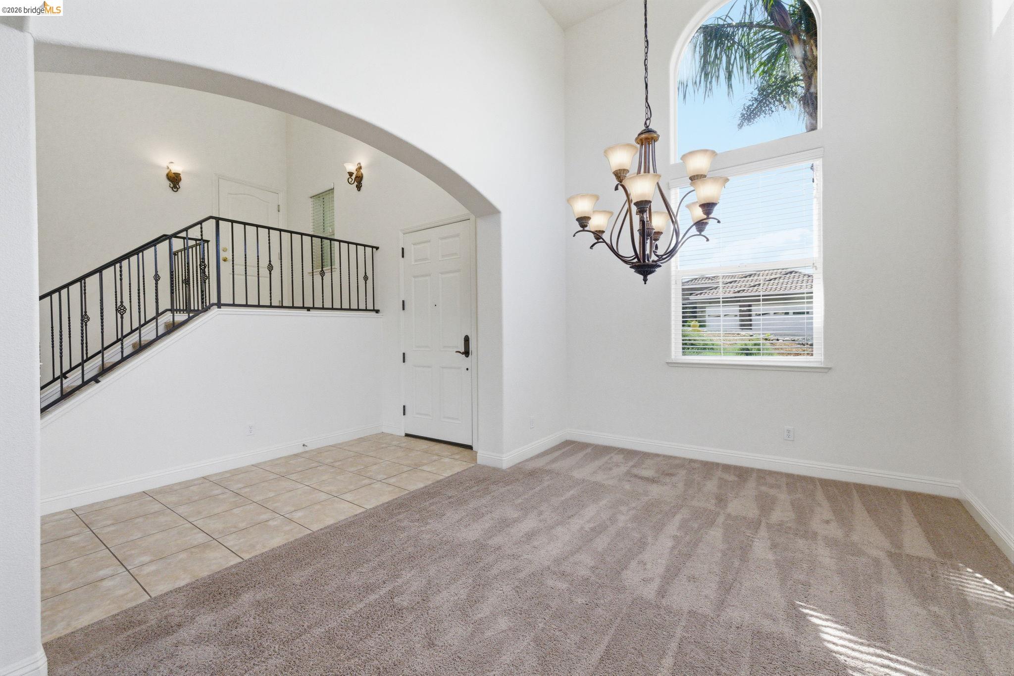 32 Apollo Ln