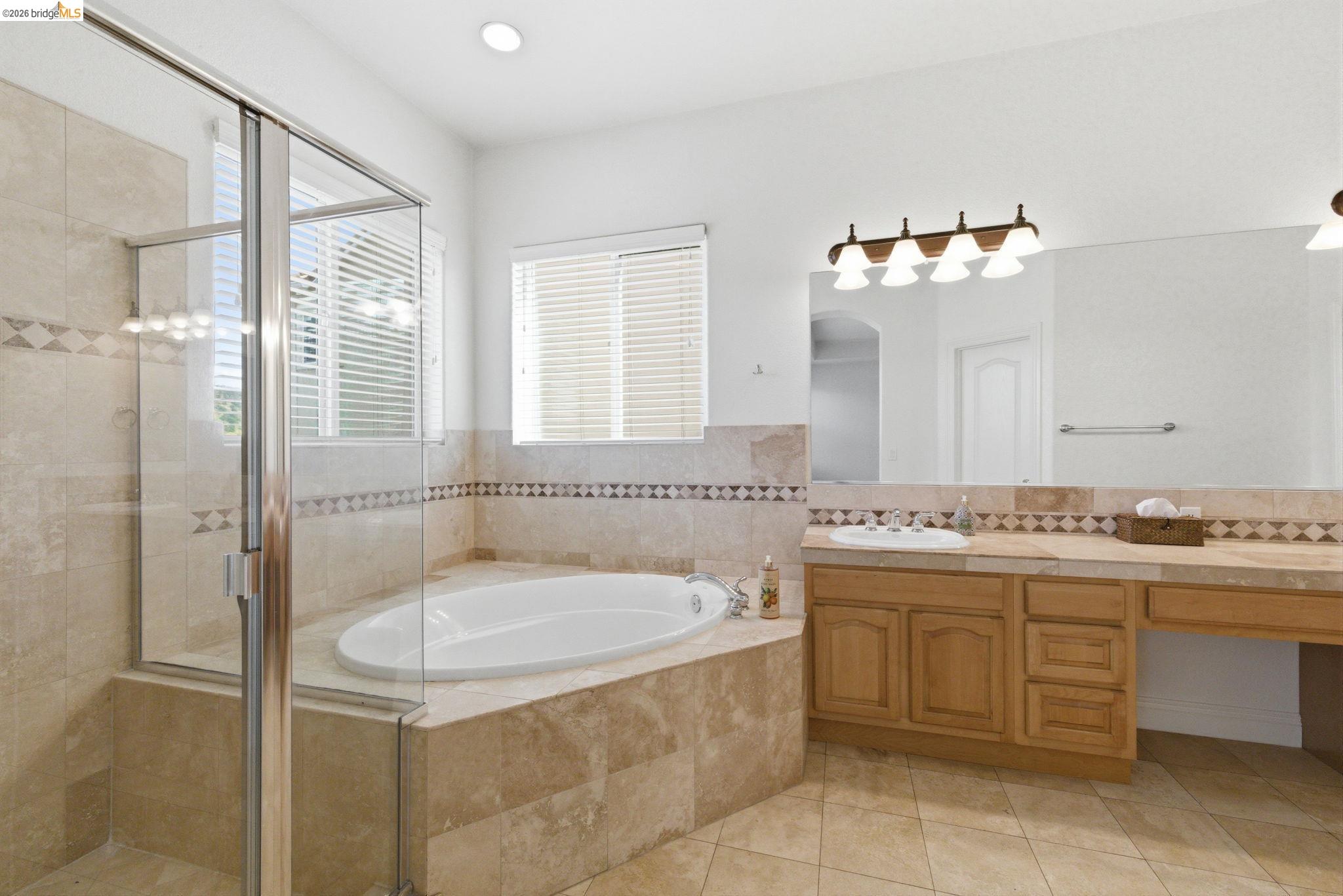 32 Apollo Ln