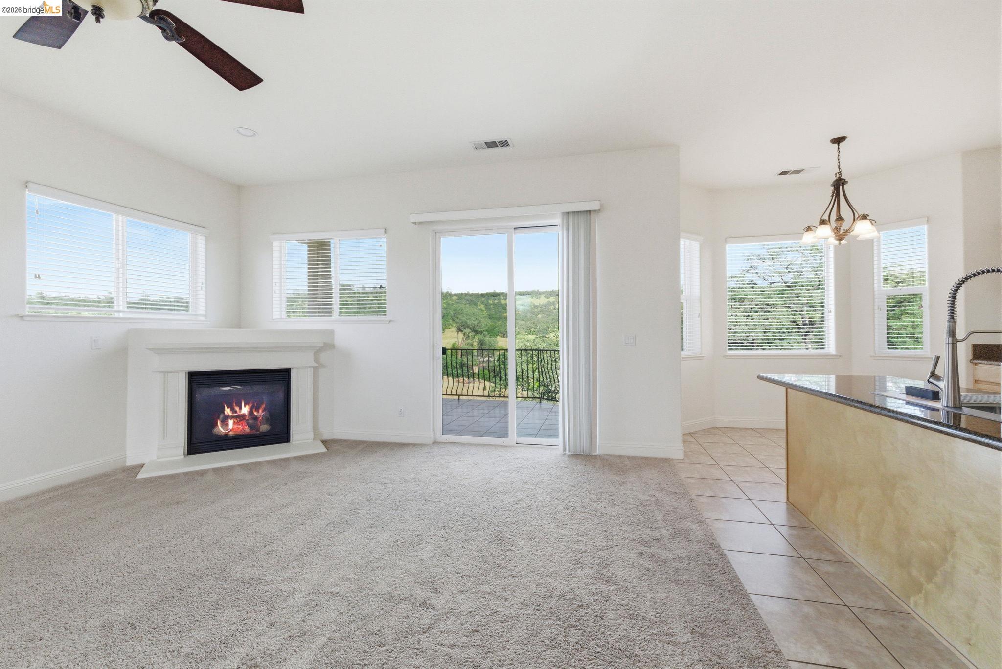 32 Apollo Ln