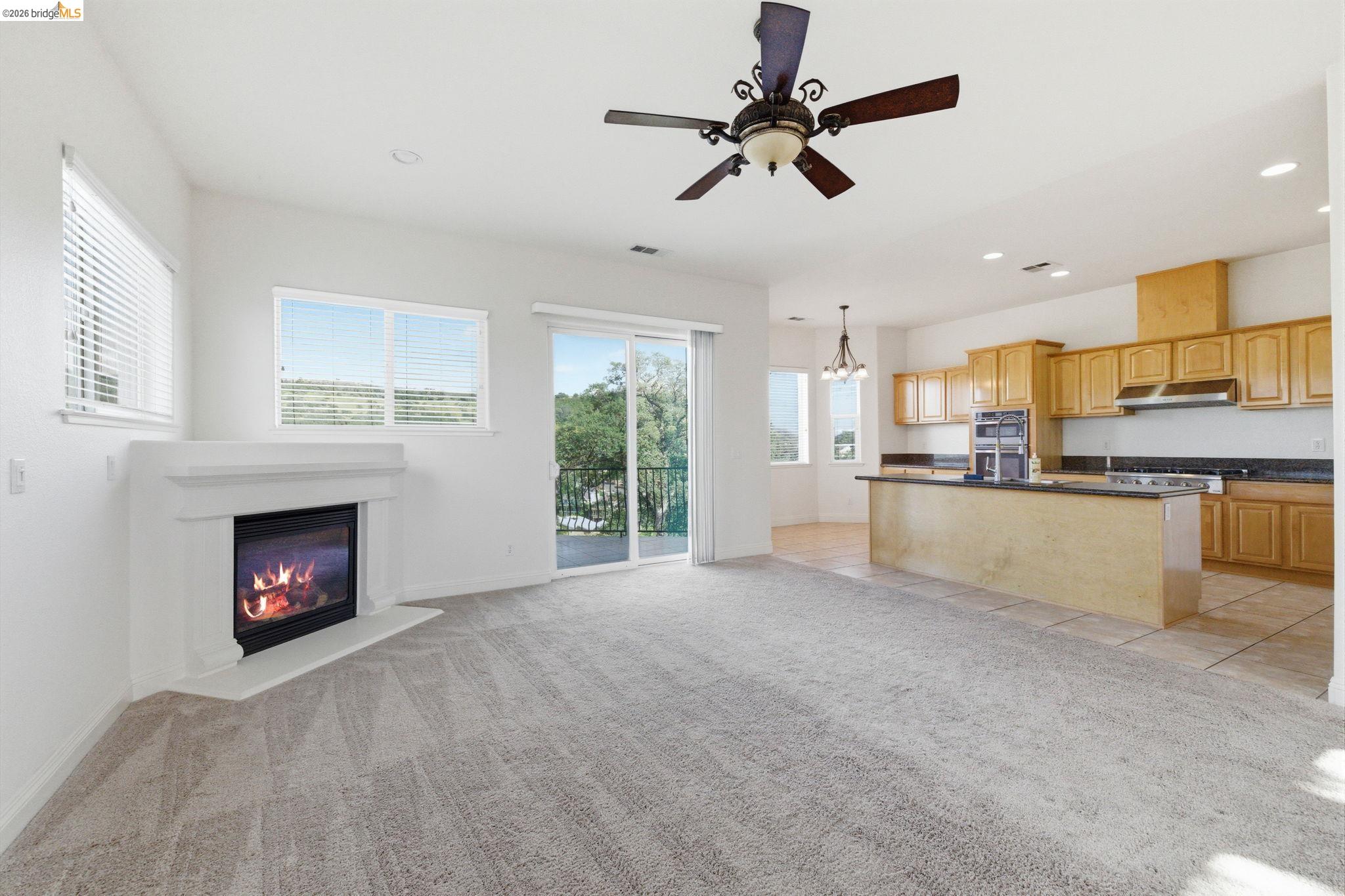 32 Apollo Ln