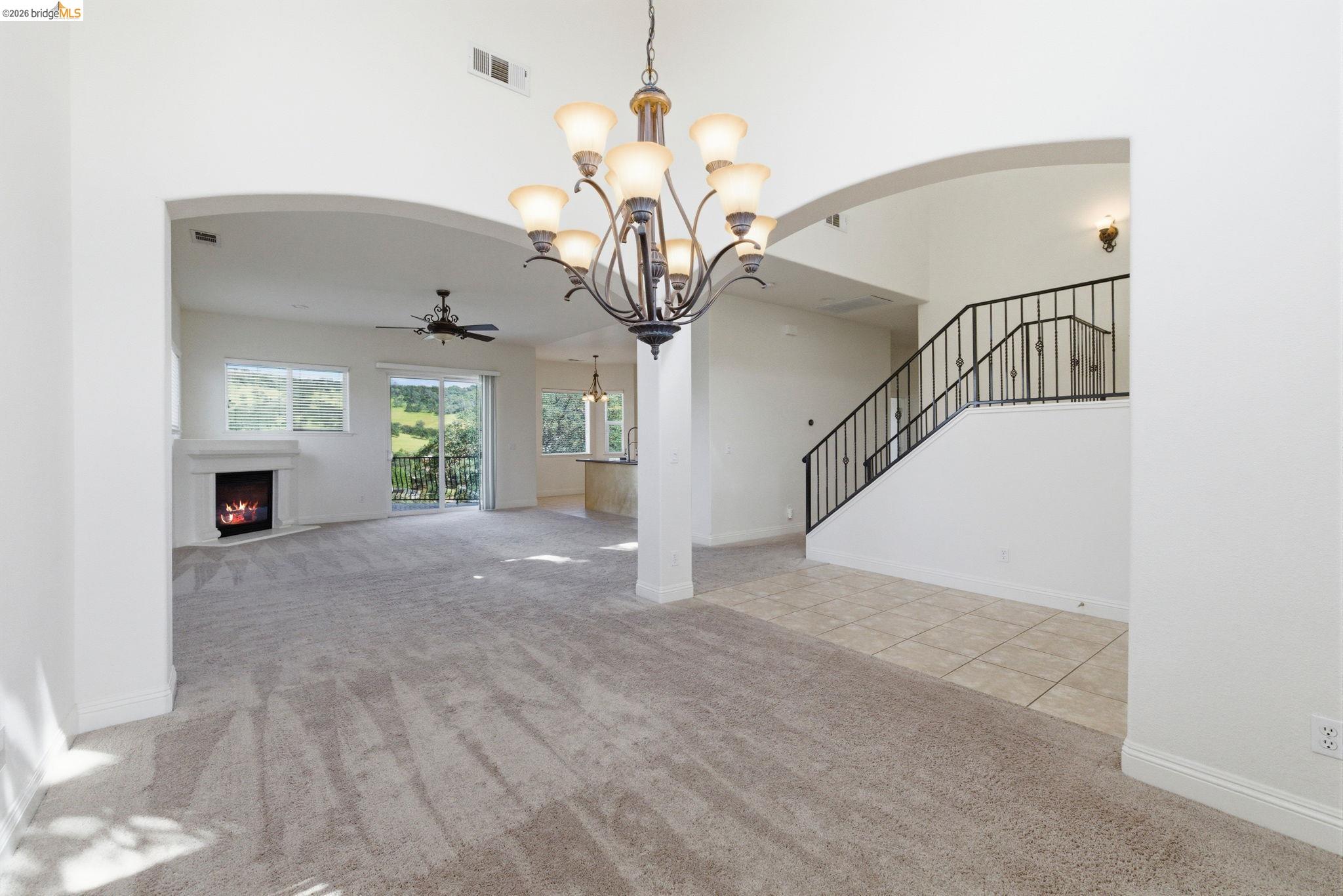 32 Apollo Ln