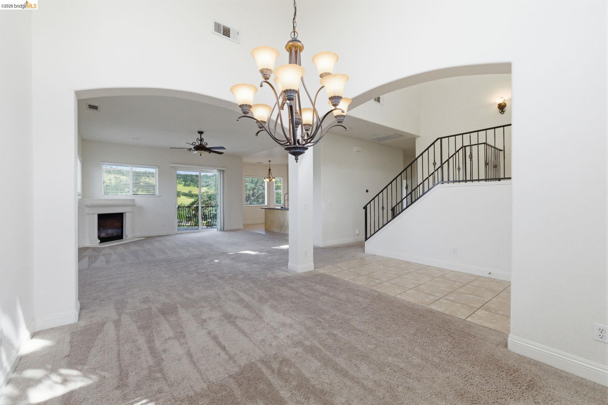 32 Apollo Ln