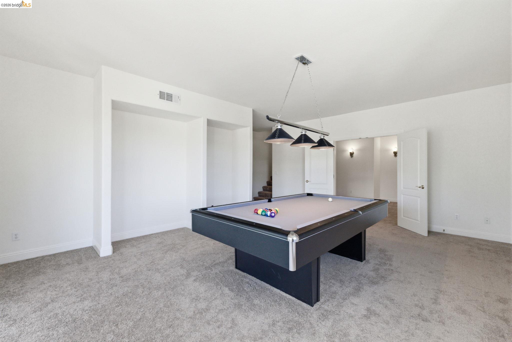32 Apollo Ln