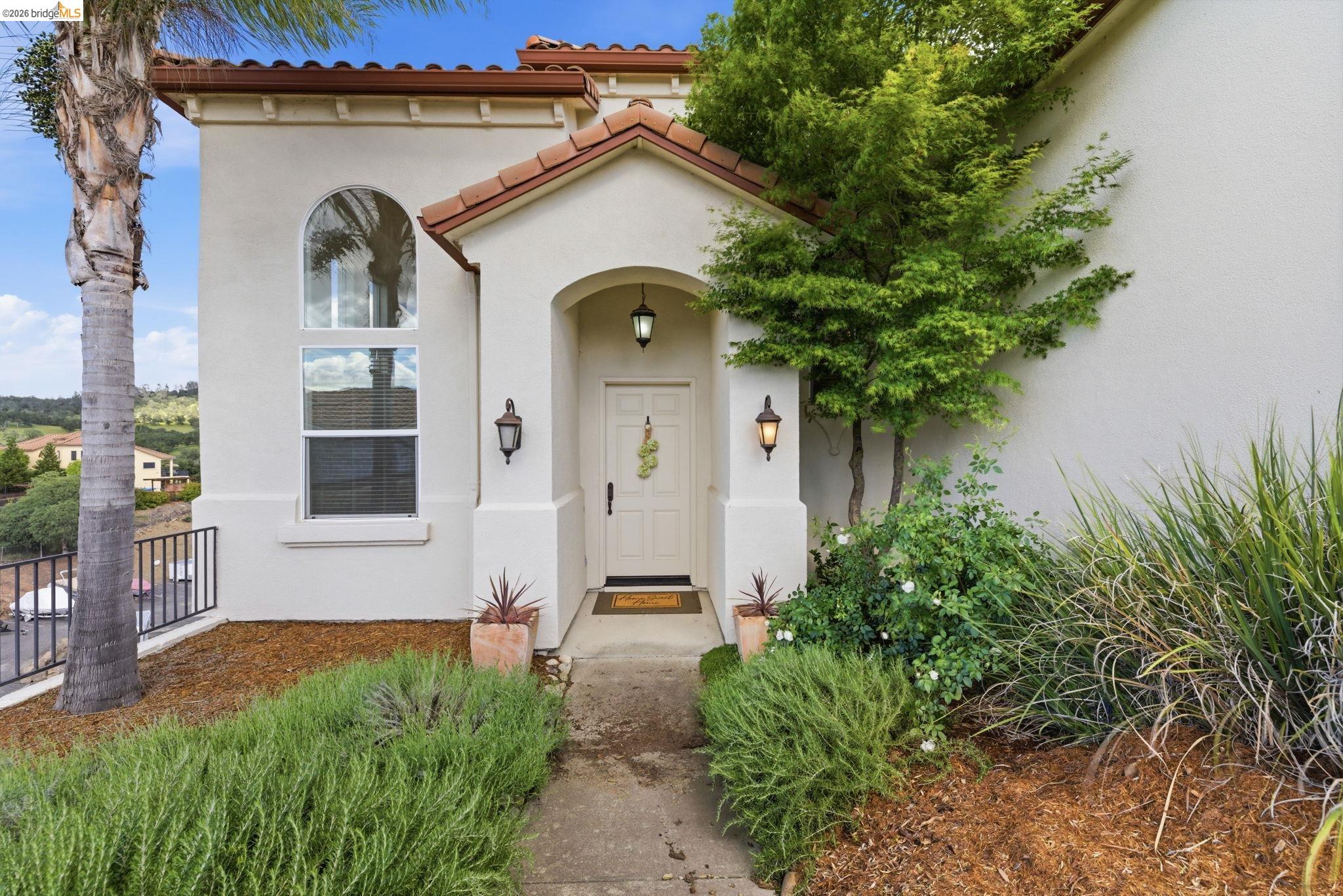 32 Apollo Ln
