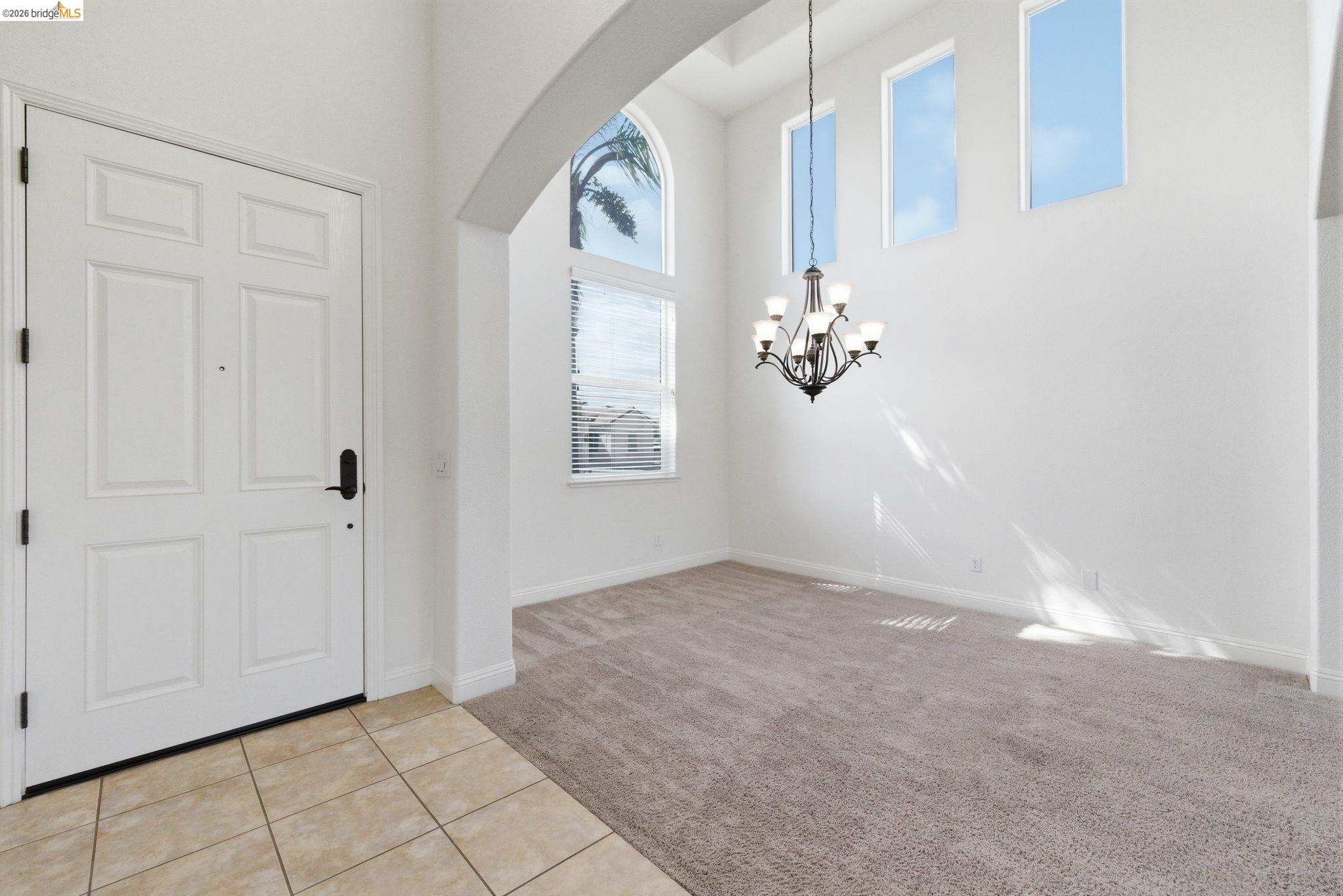 32 Apollo Ln