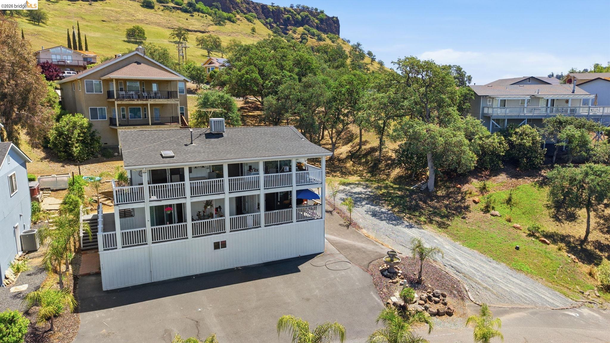 609 Dolores Way