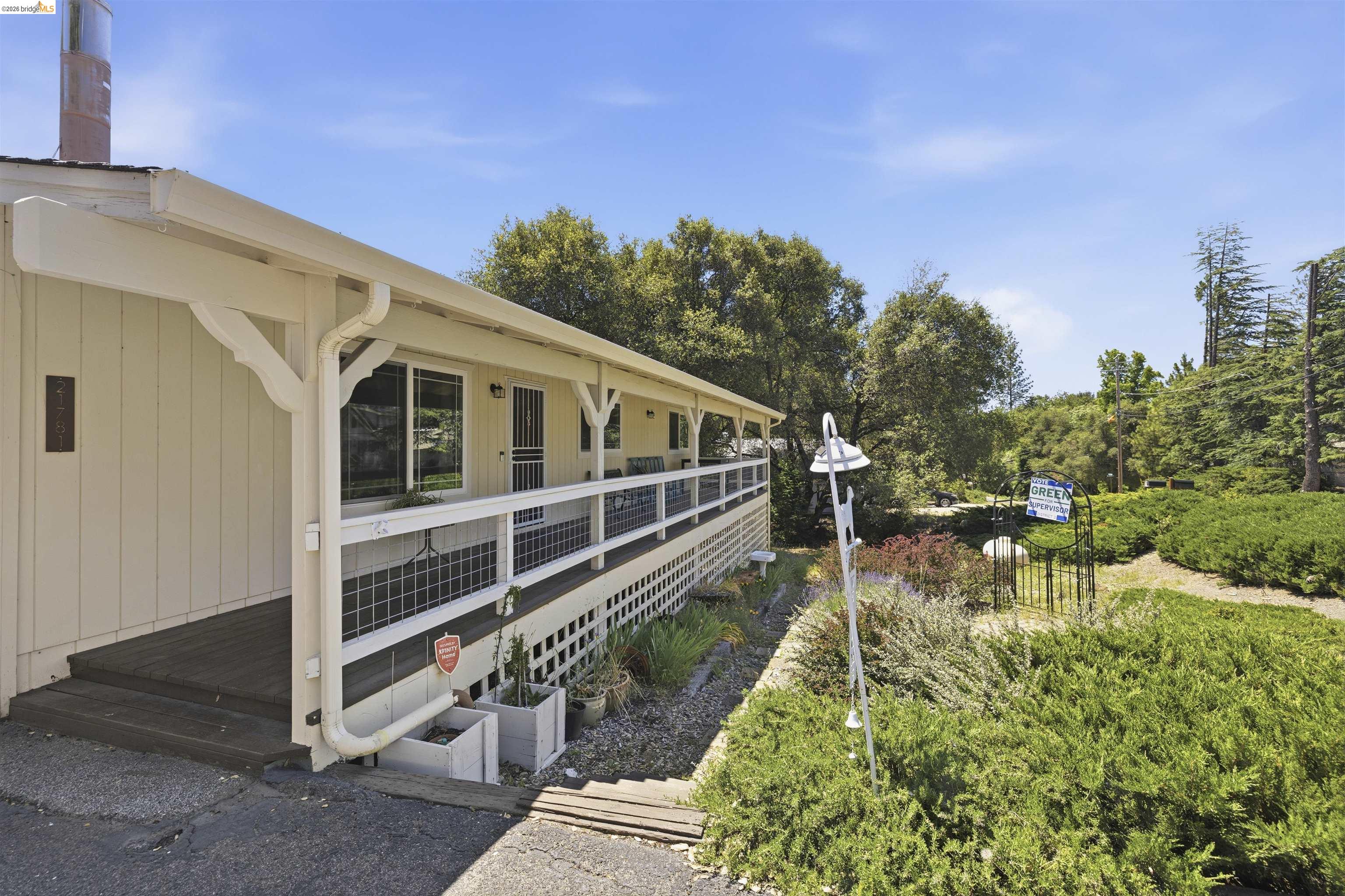 21781 Paseo De Los Portales