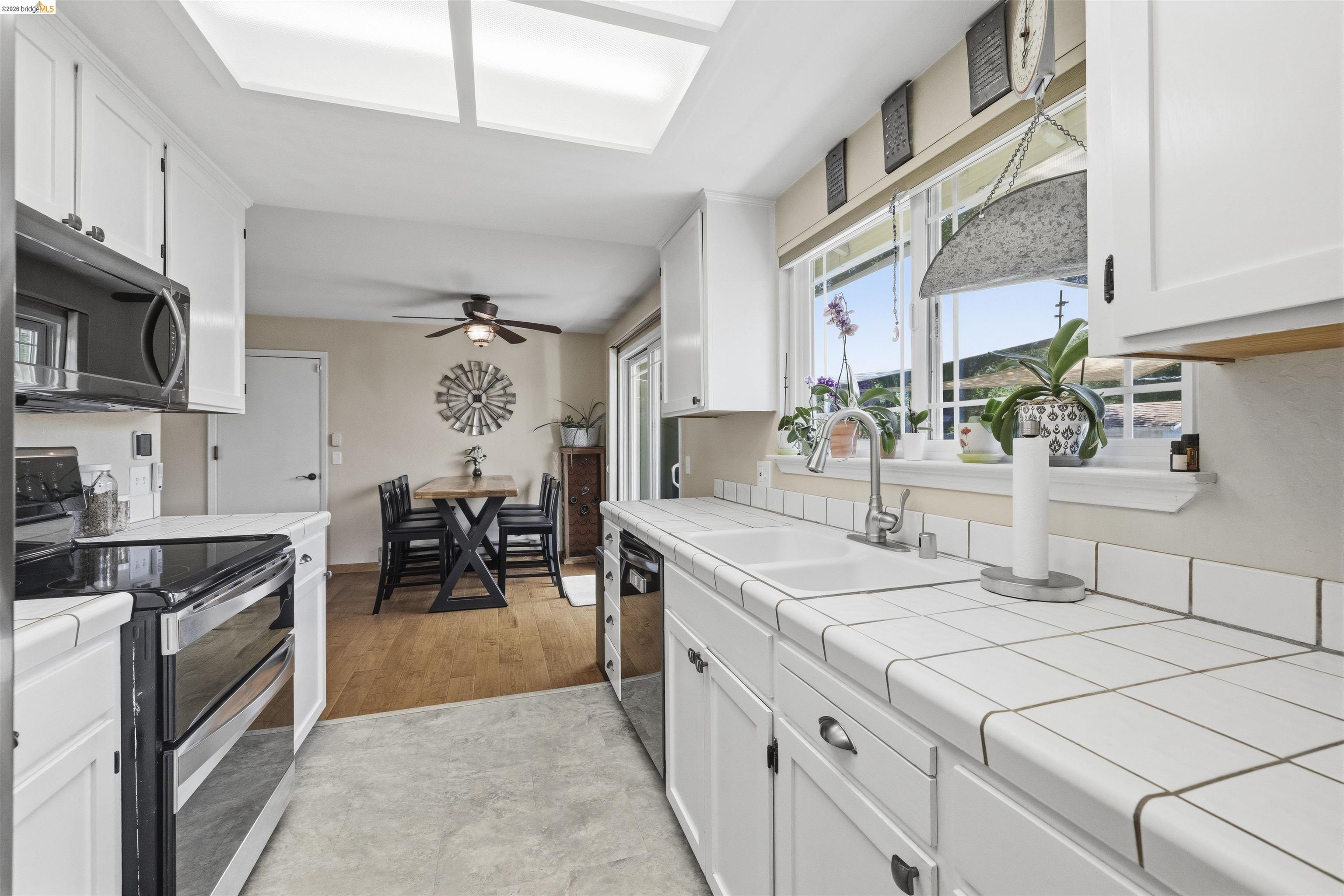 21781 Paseo De Los Portales