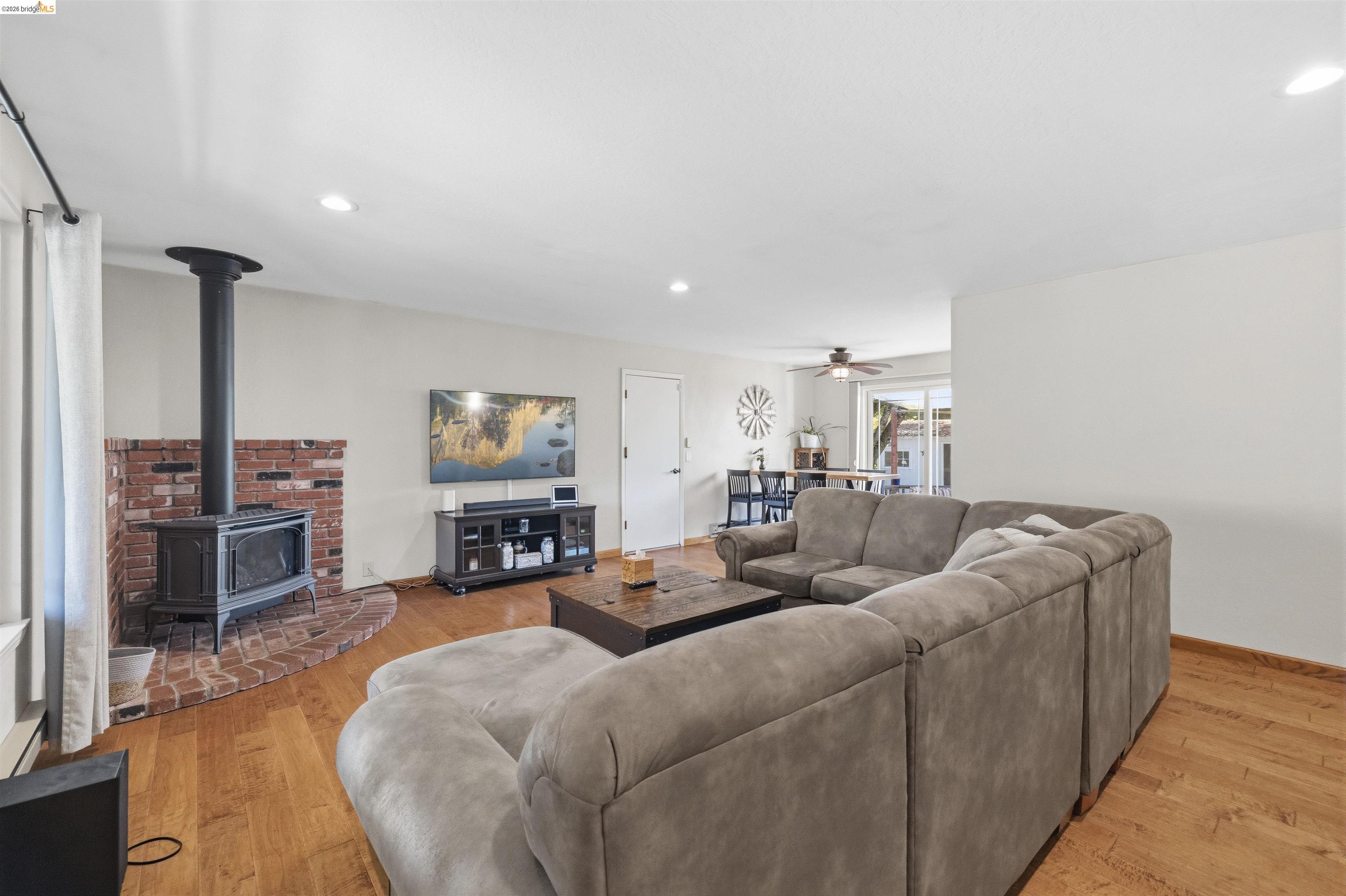 21781 Paseo De Los Portales