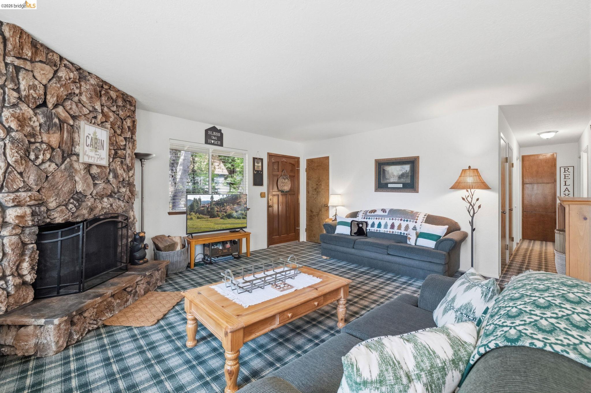 23303 Bluebird Hill Rd