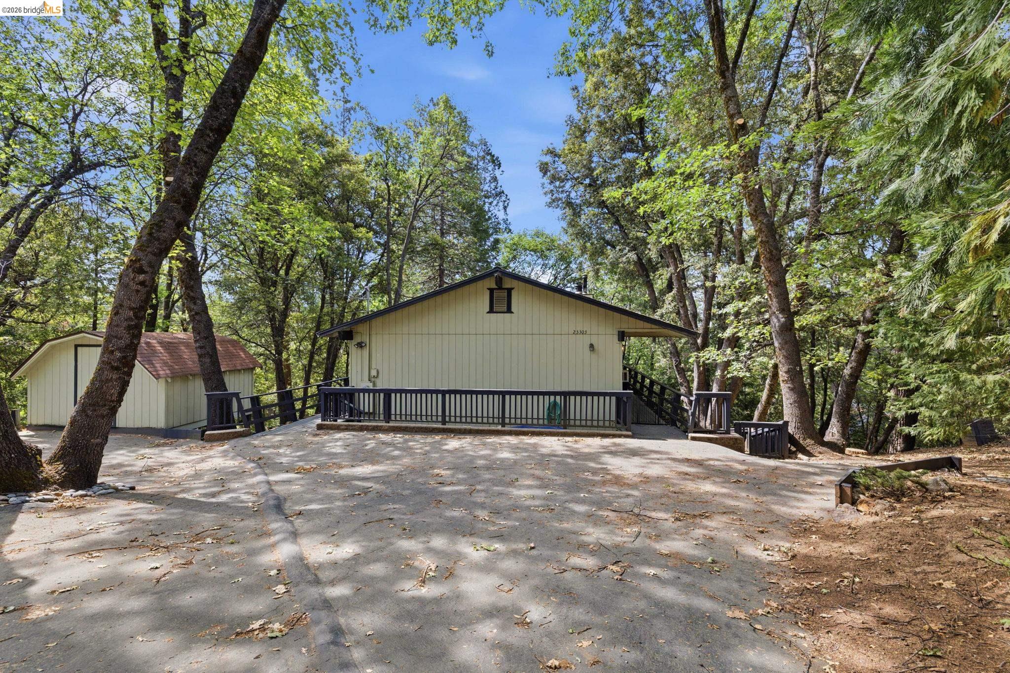 23303 Bluebird Hill Rd