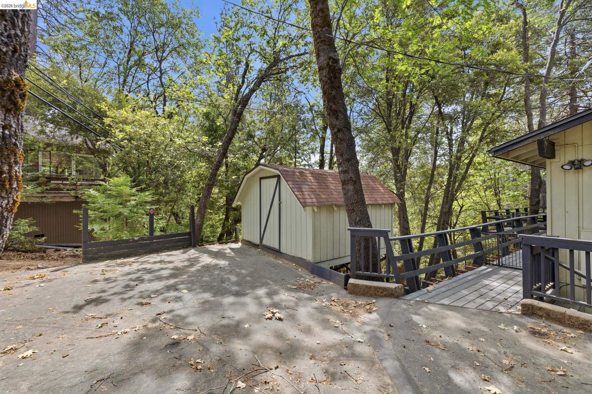 23303 Bluebird Hill Rd
