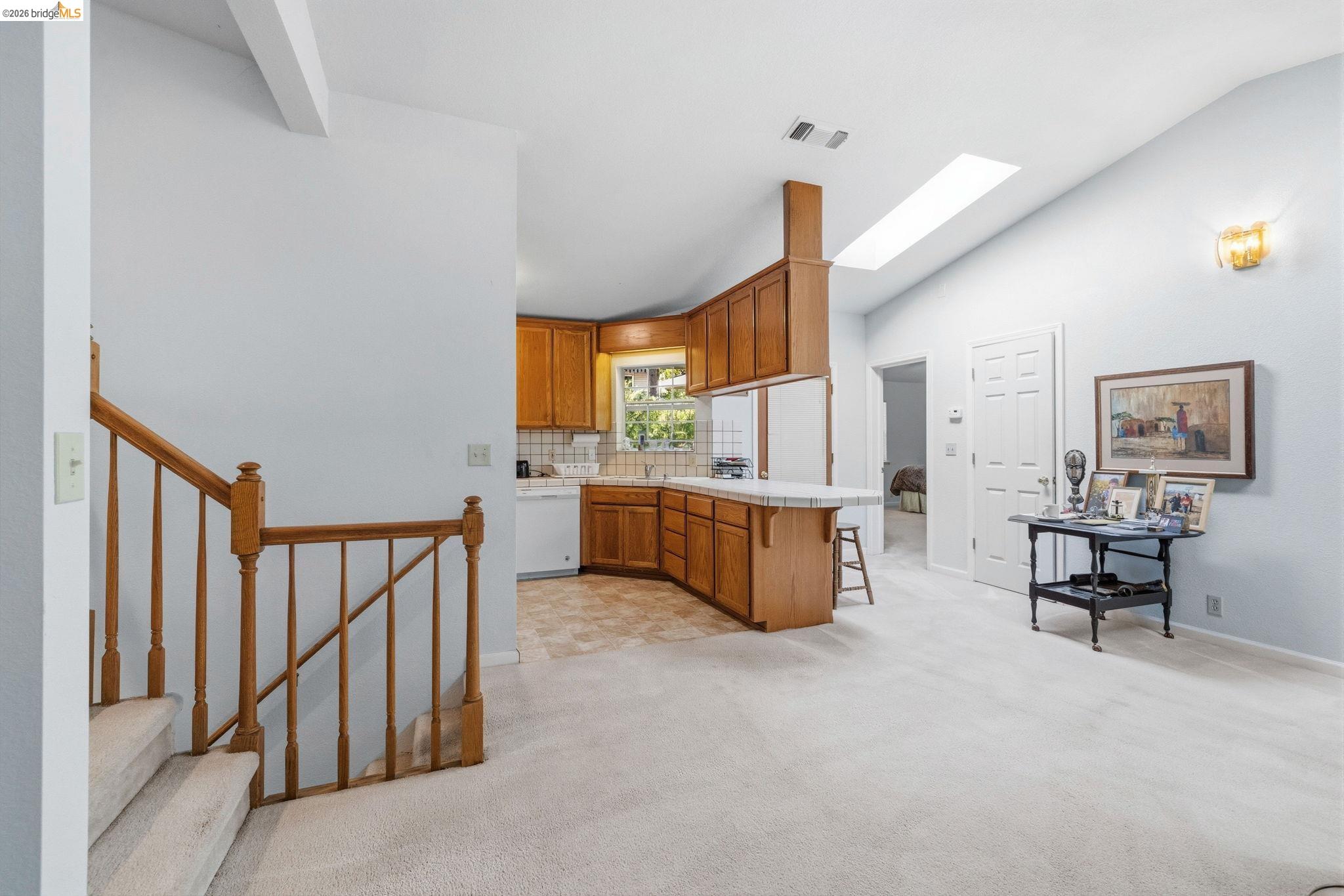 12033 Hillhurst Cir