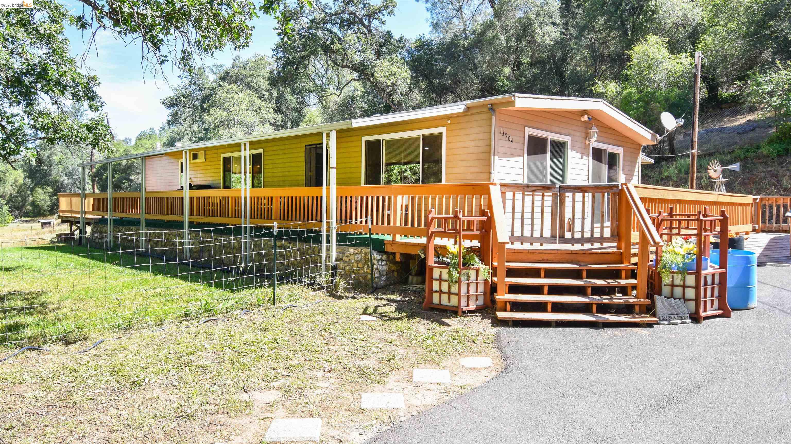 13904 Tuolumne Rd
