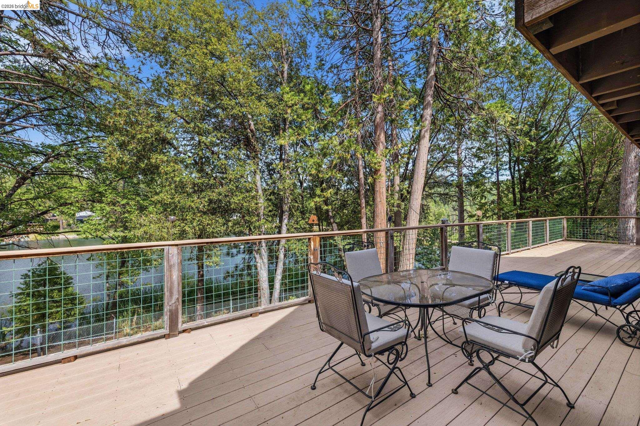 22995 Thrush Pl